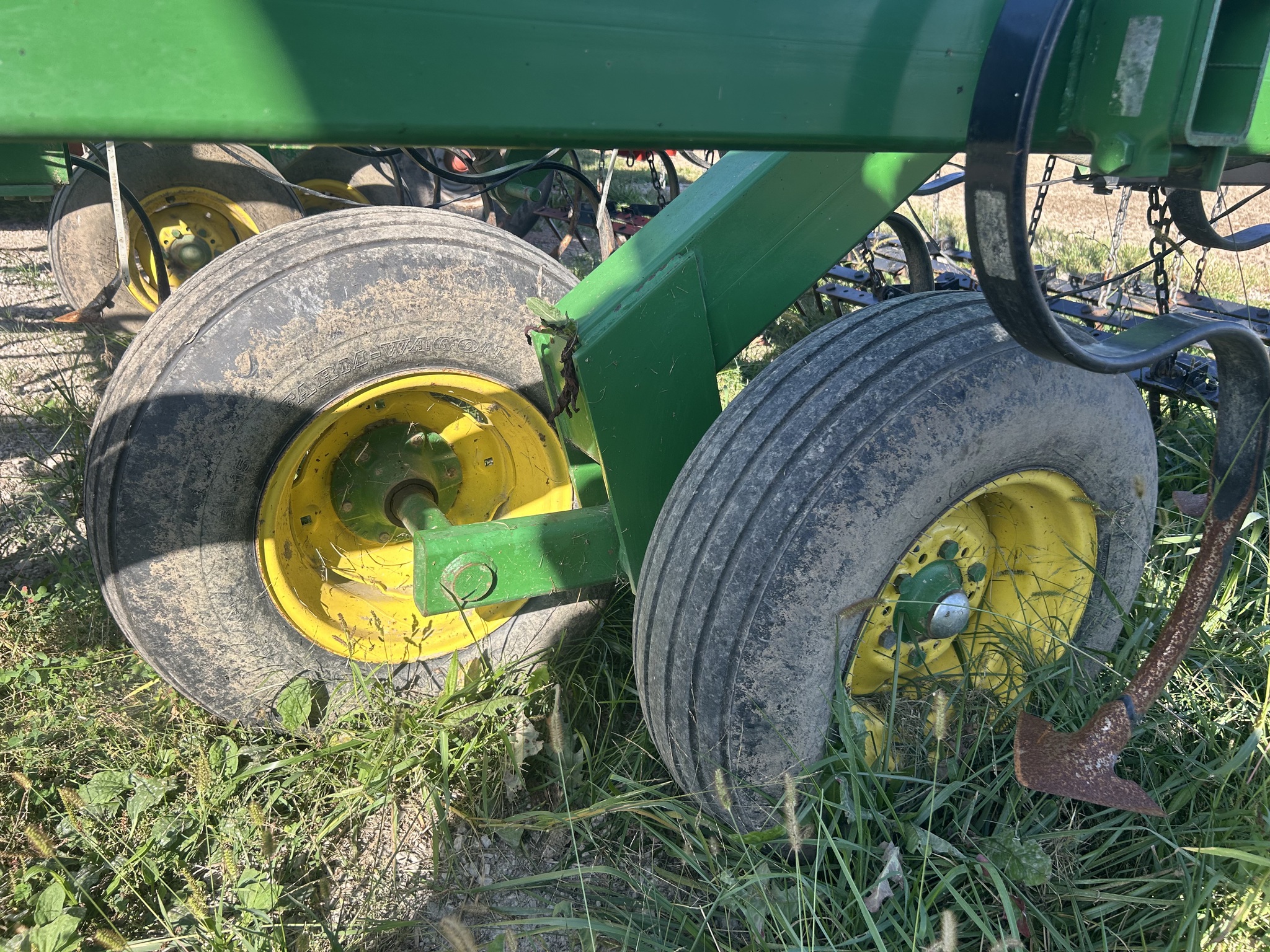 1997 John Deere 980 Image 11