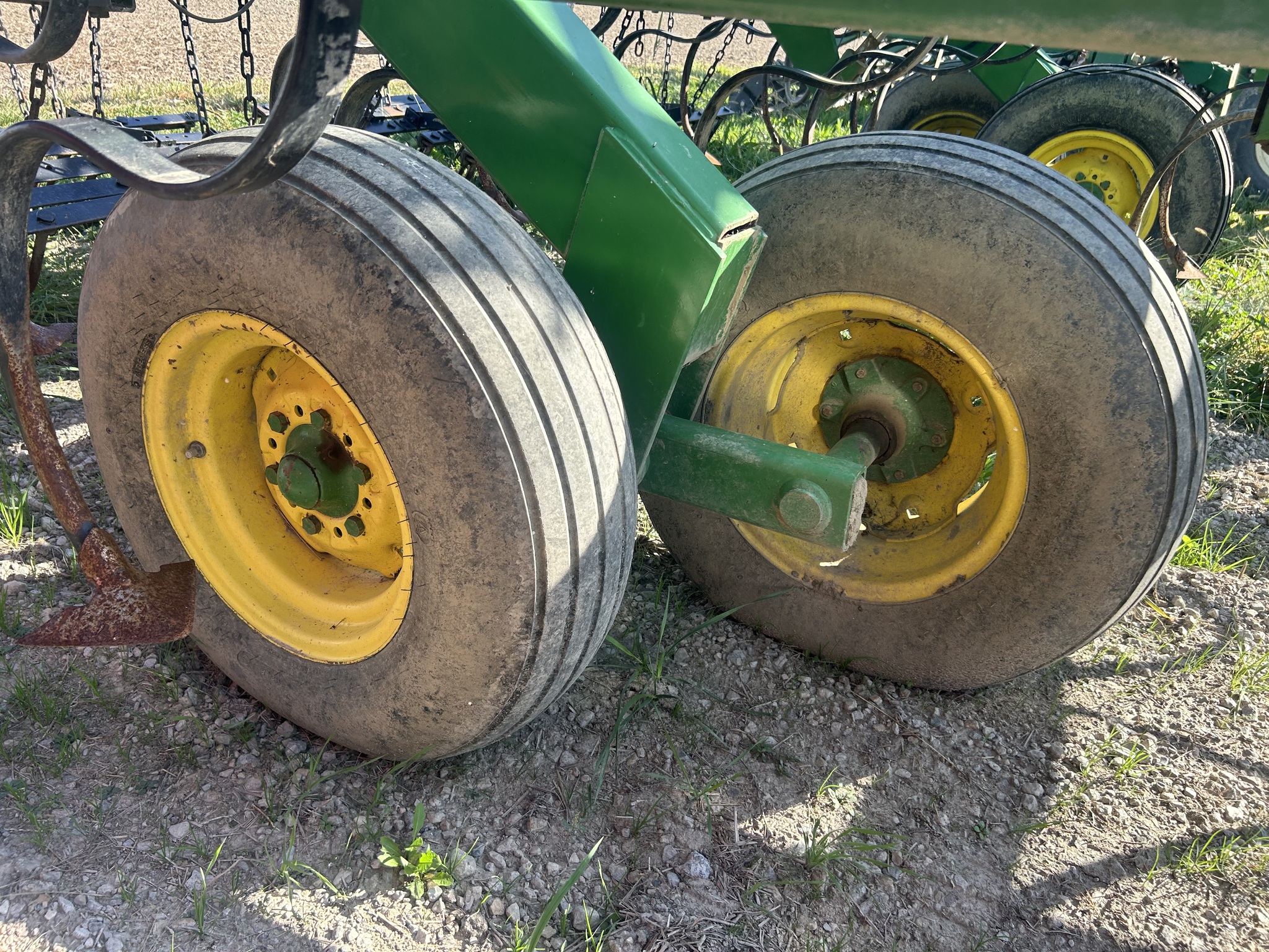 1997 John Deere 980 Image 10