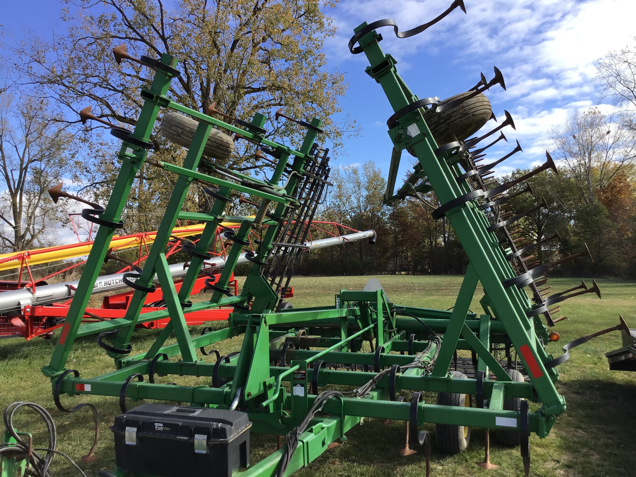 1997 John Deere 980 Image 2