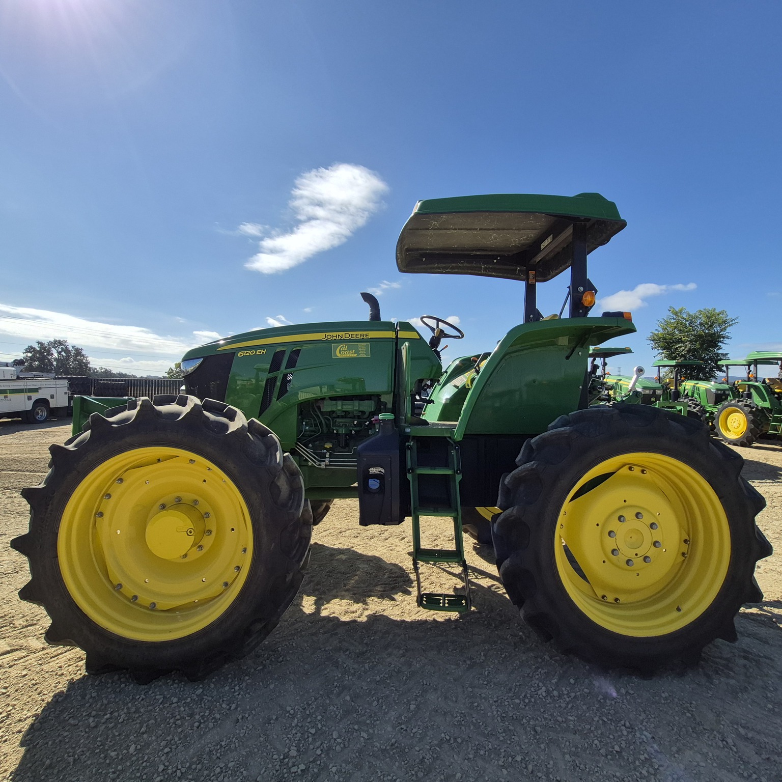 2022 John Deere 6120E Image 2