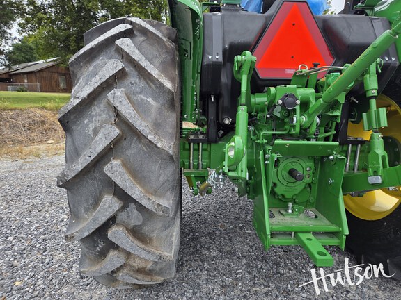 Photo of 2024 John Deere 5067E