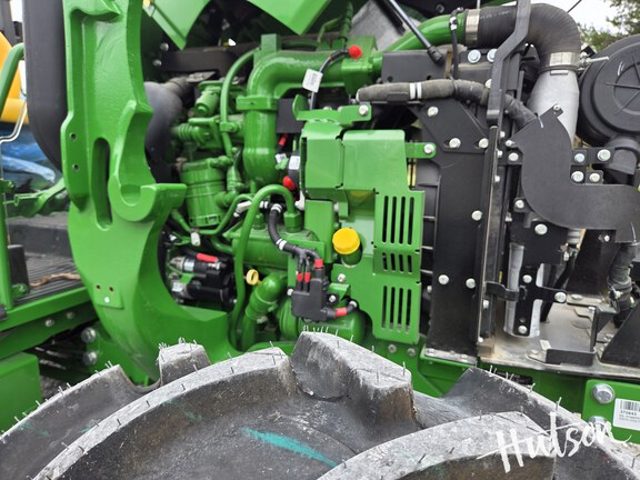 Photo of 2024 John Deere 5067E