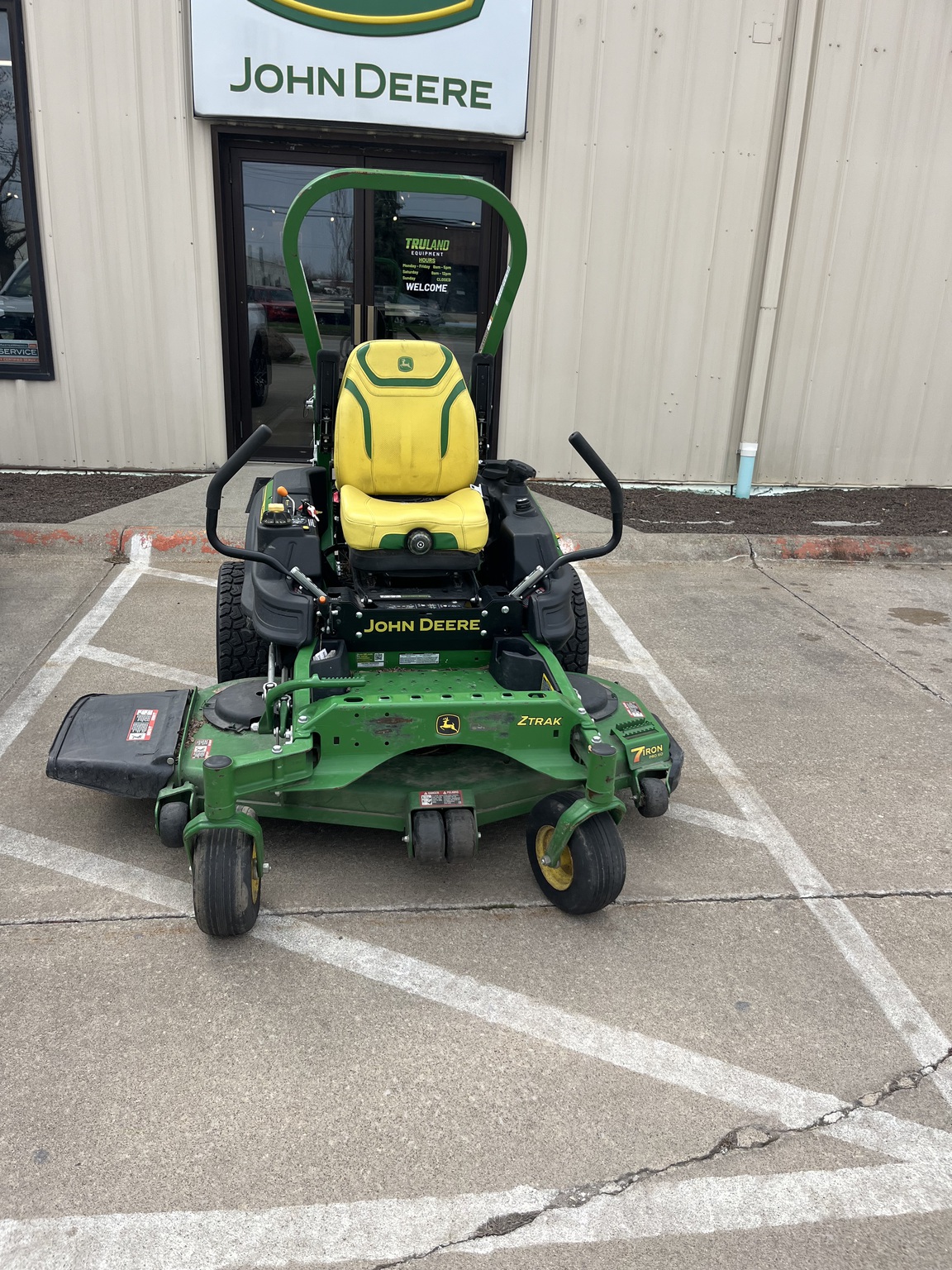 2024 John Deere Z930M Image 1