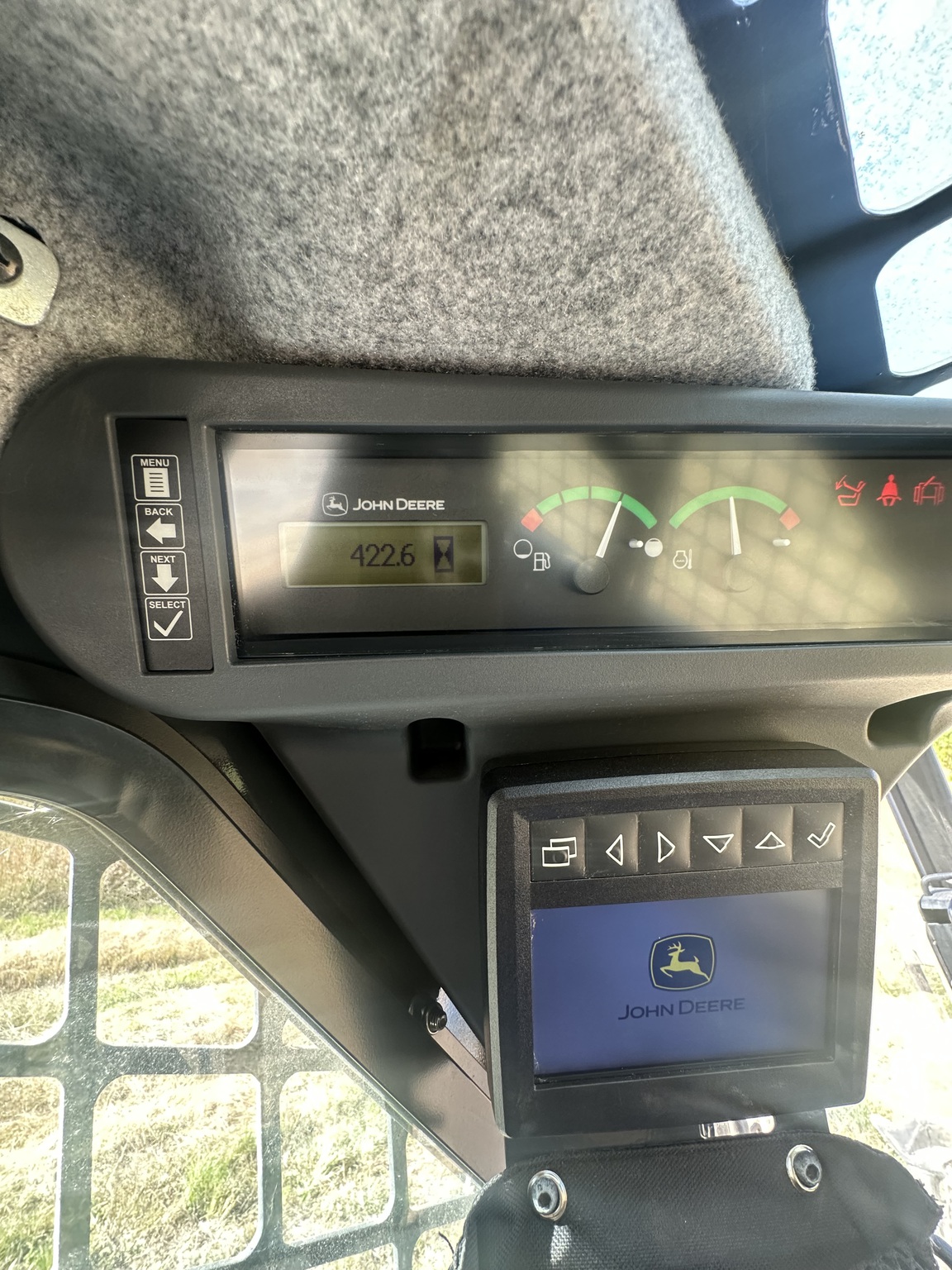 2023 John Deere 333G Image 6