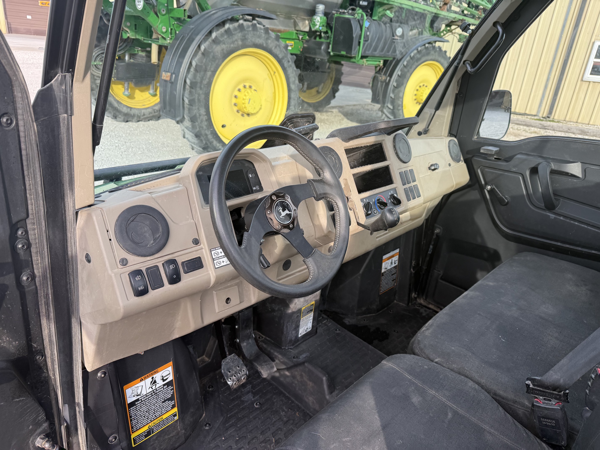 2024 John Deere XUV 835R at Heritage Tractor in Nevada, MO