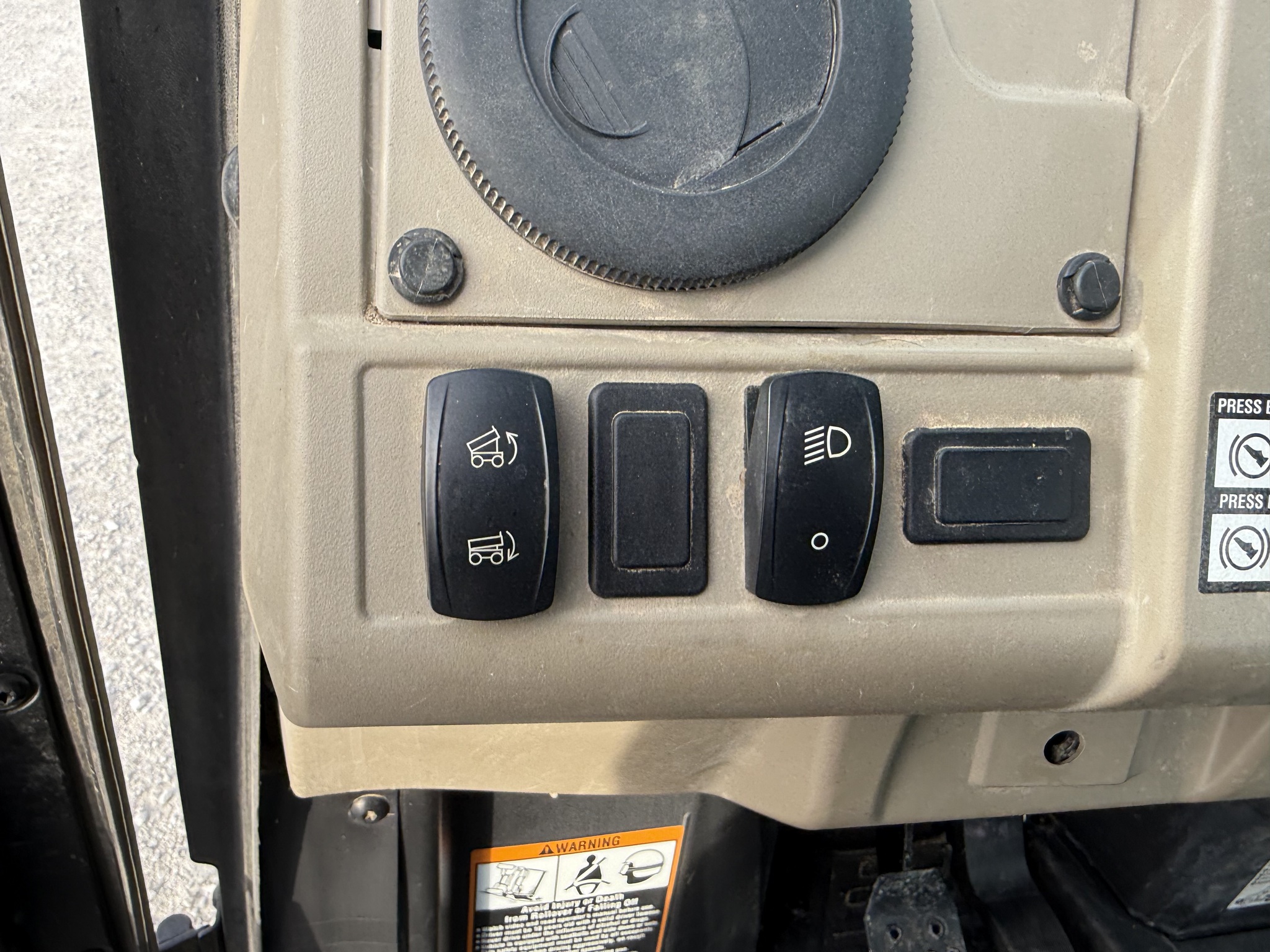  2024 John Deere XUV 835R at Heritage Tractor in Nevada, MO