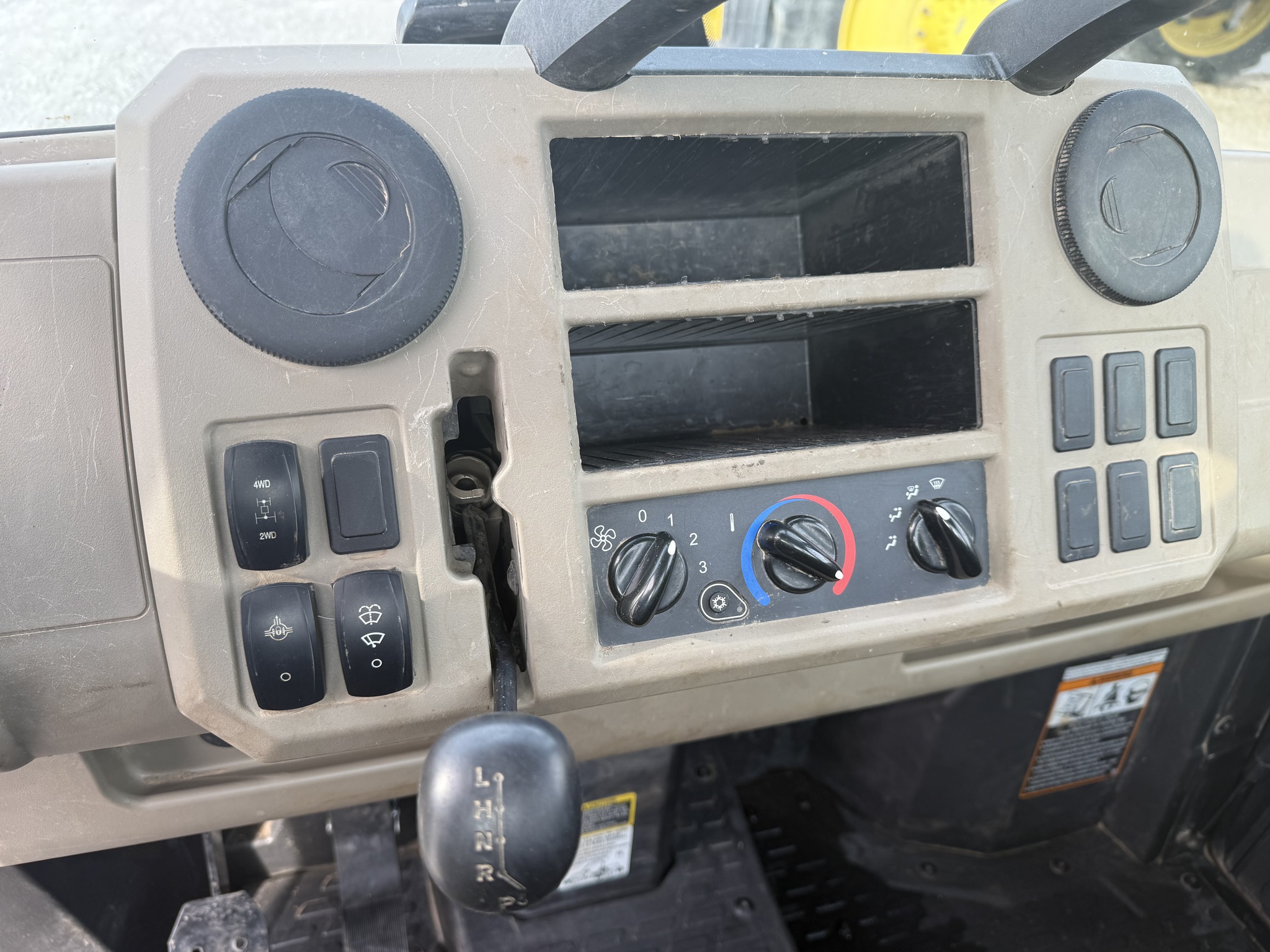  2024 John Deere XUV 835R at Heritage Tractor in Nevada, MO