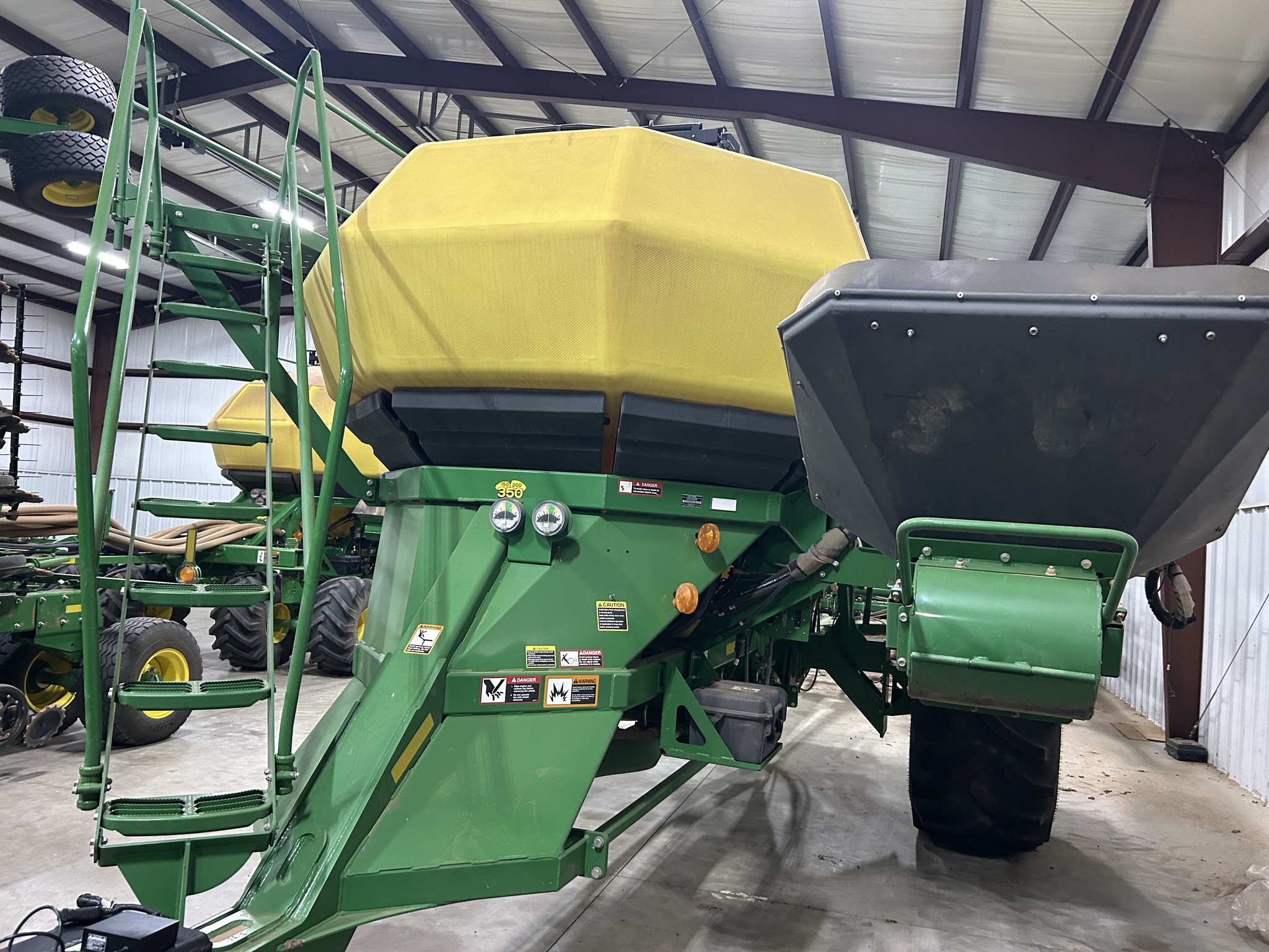 2016 John Deere 730 Image 2