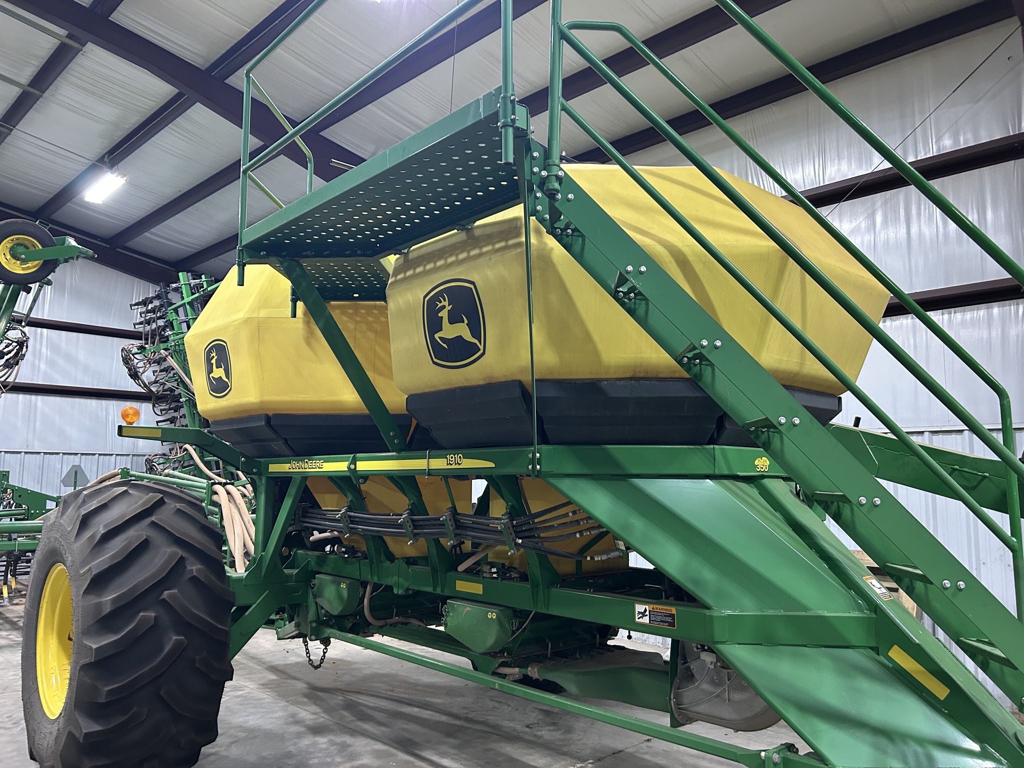 2016 John Deere 730 Image 9