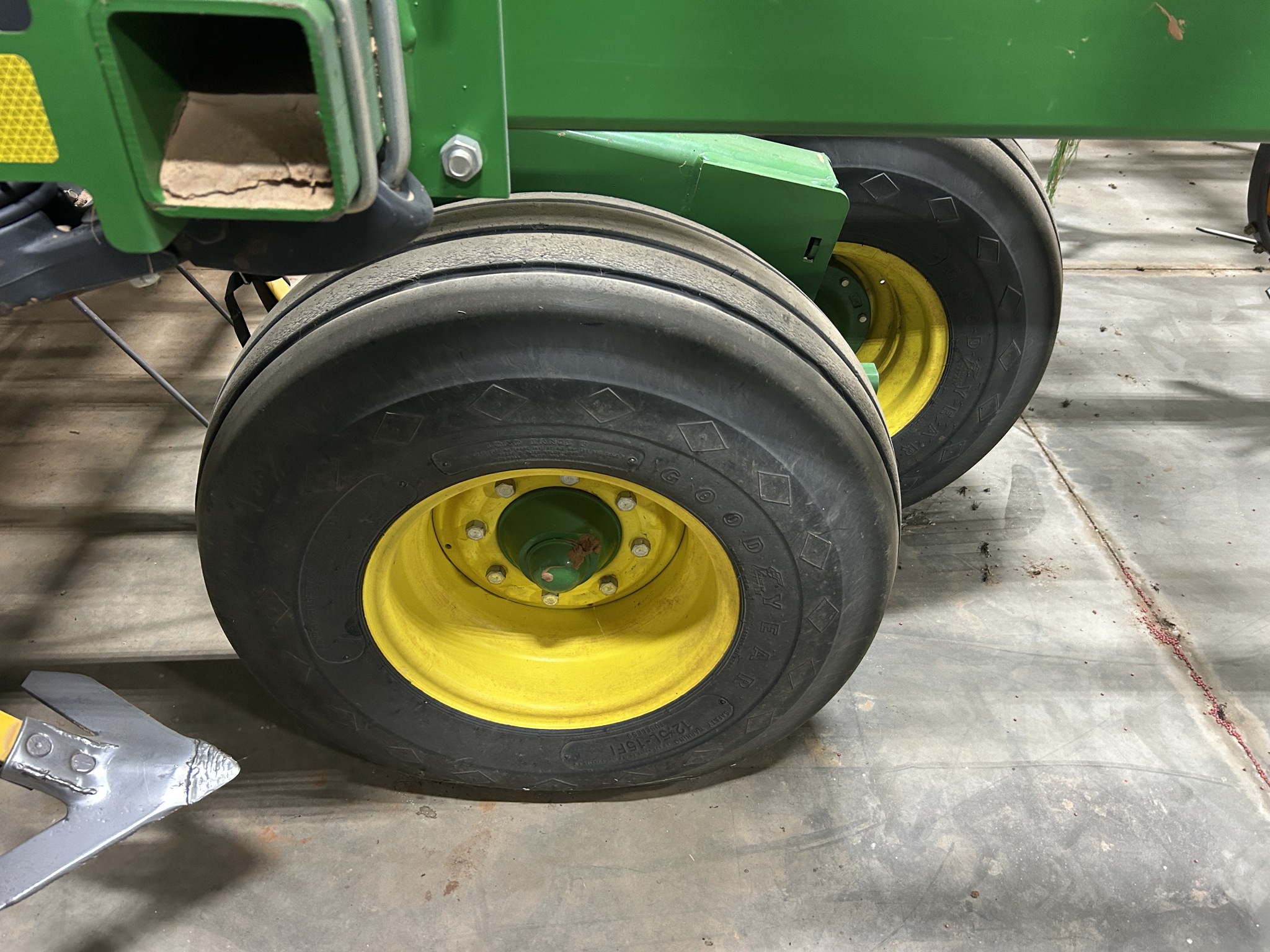 2016 John Deere 730 Image 17