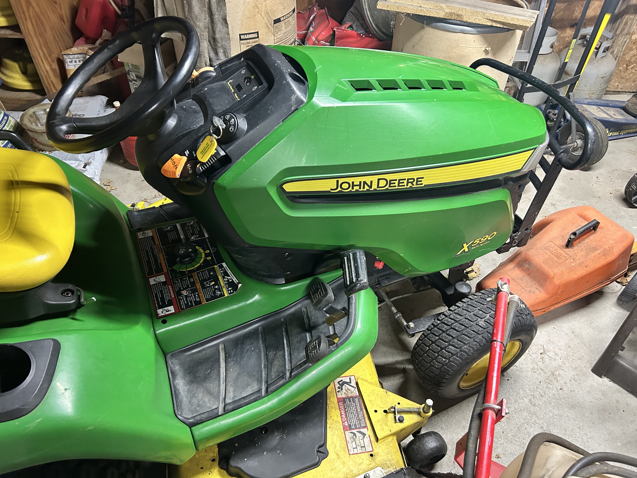 2015 John Deere X590 Image 1