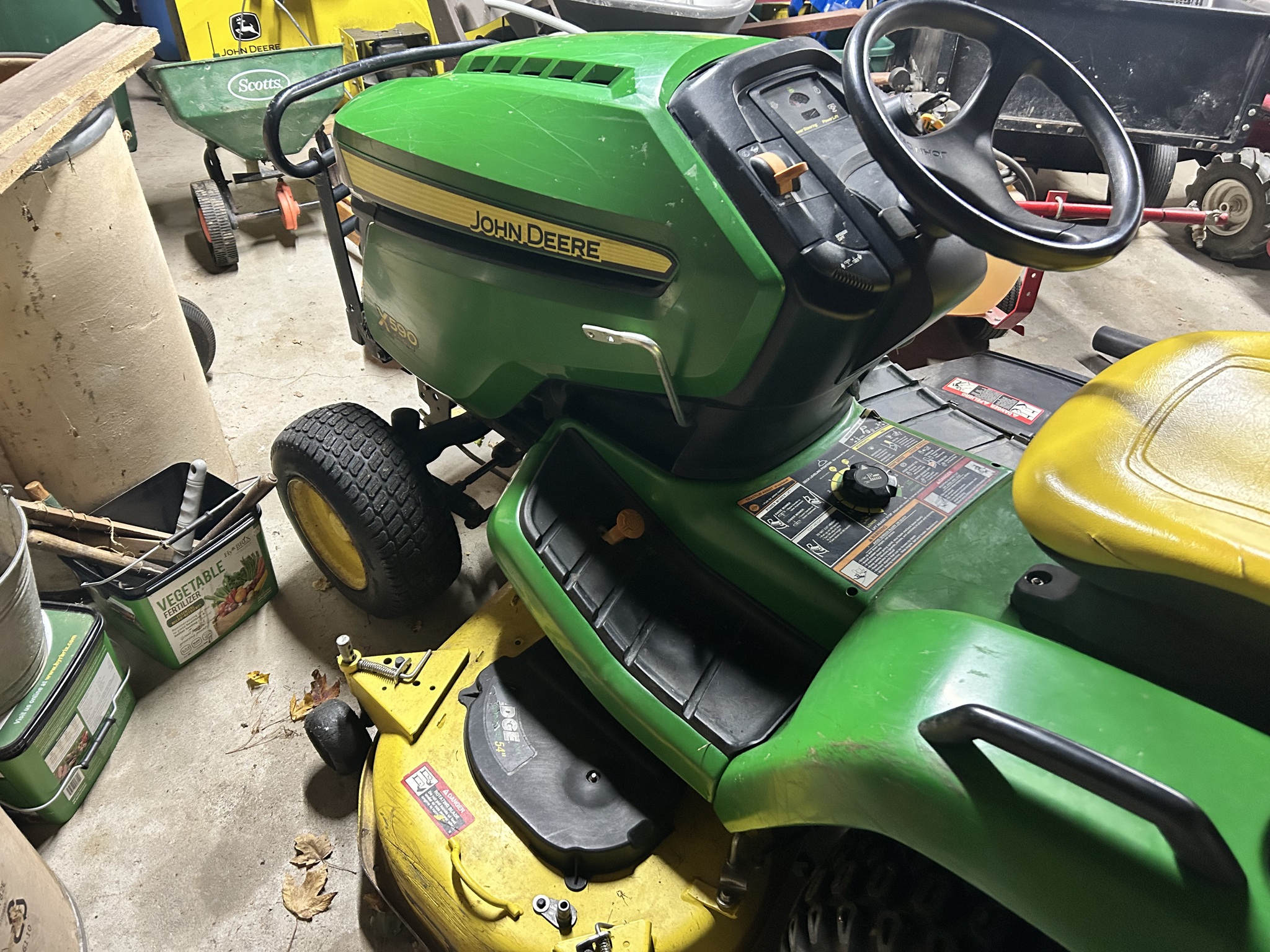2015 John Deere X590 Image 3