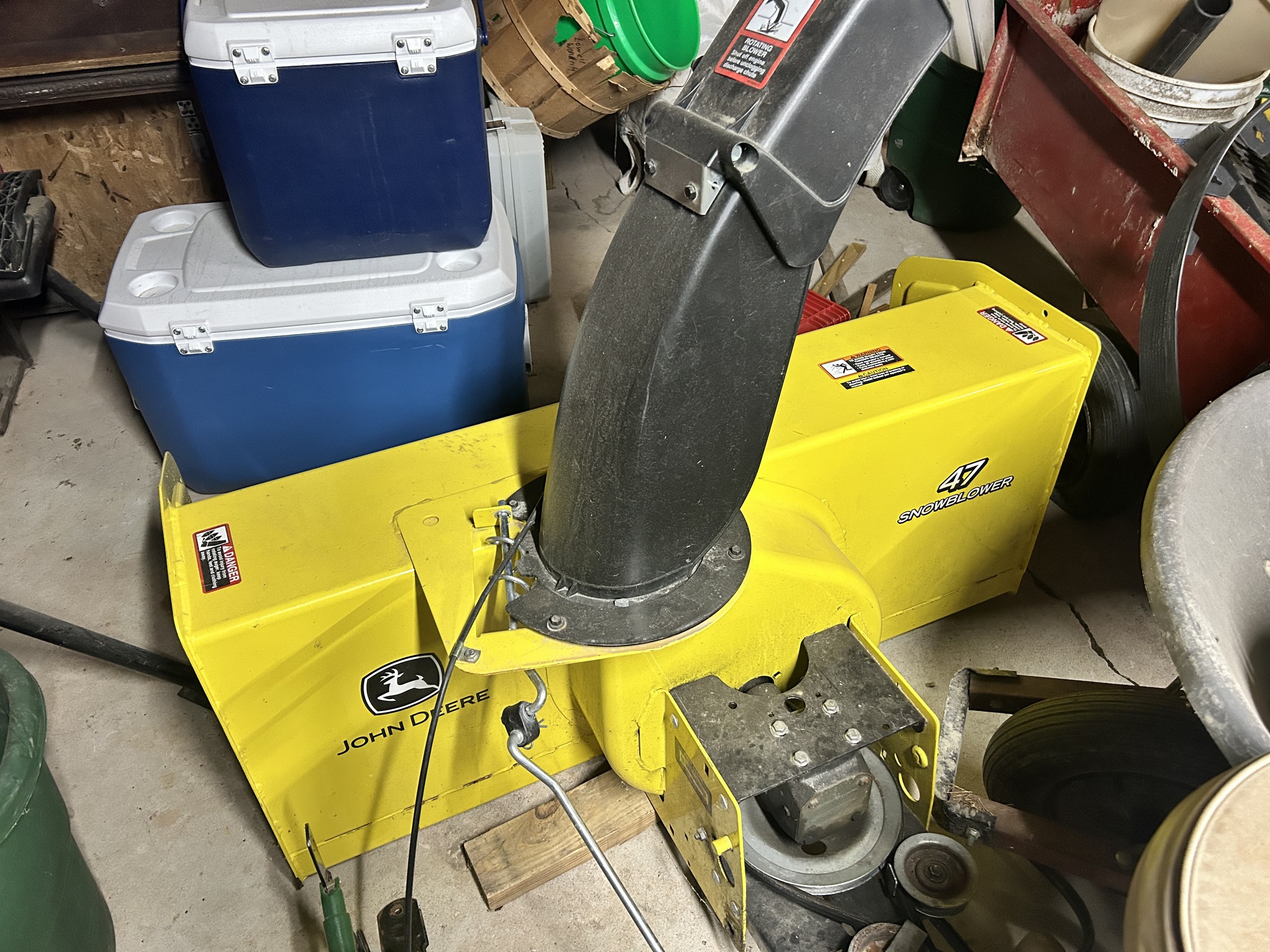 2015 John Deere X590 Image 6