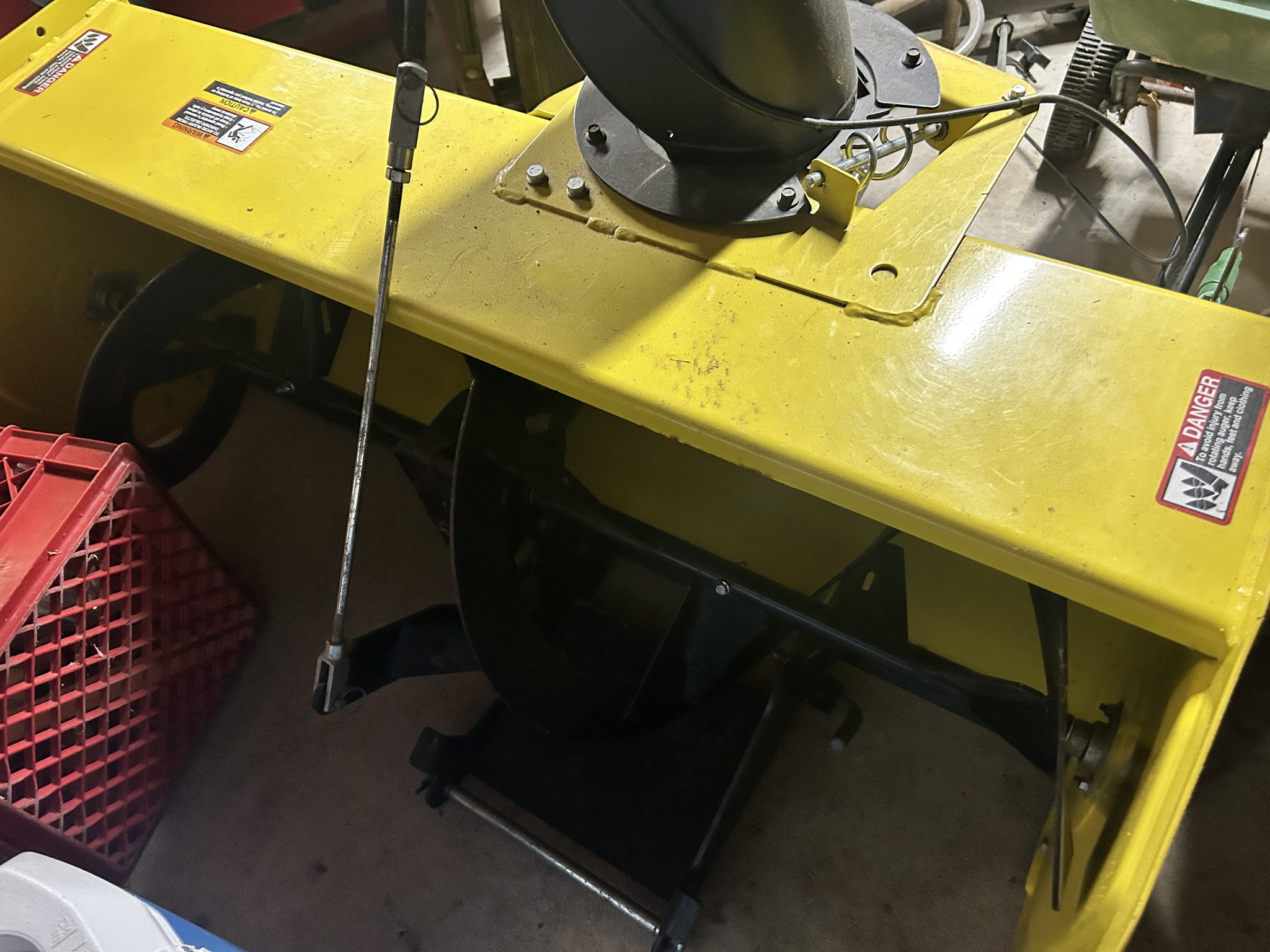 2015 John Deere X590 Image 8