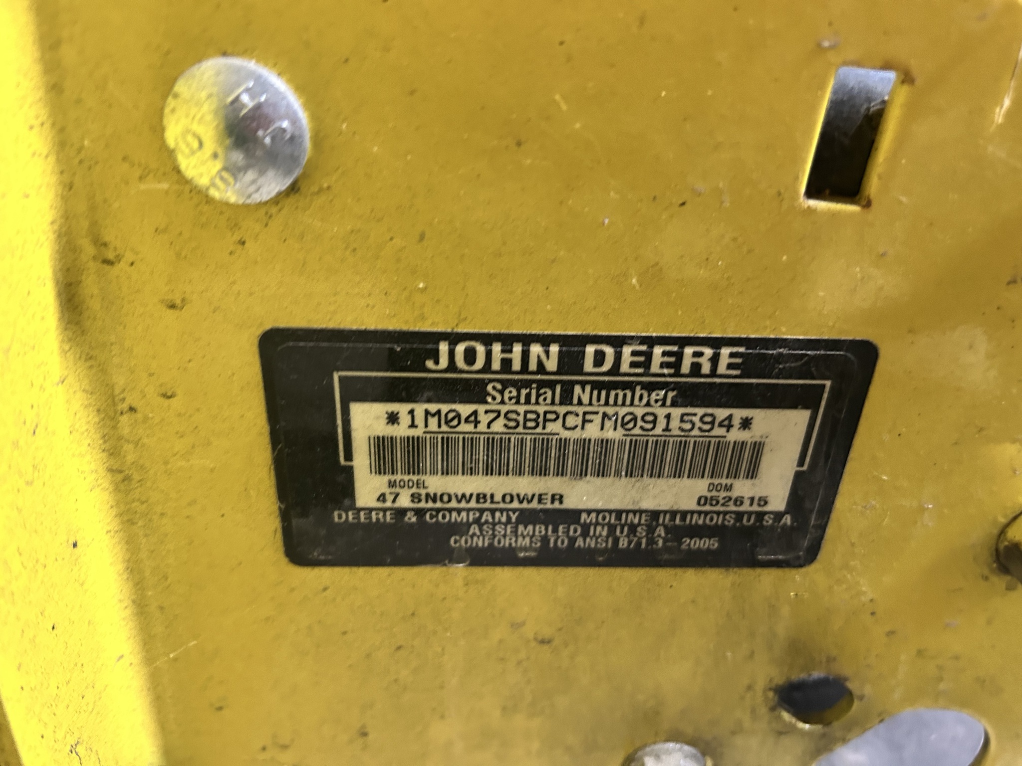 2015 John Deere X590 Image 9