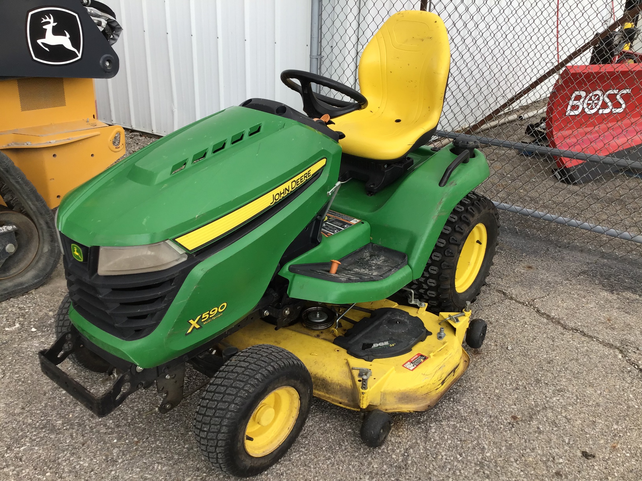 2015 John Deere X590 Image 1