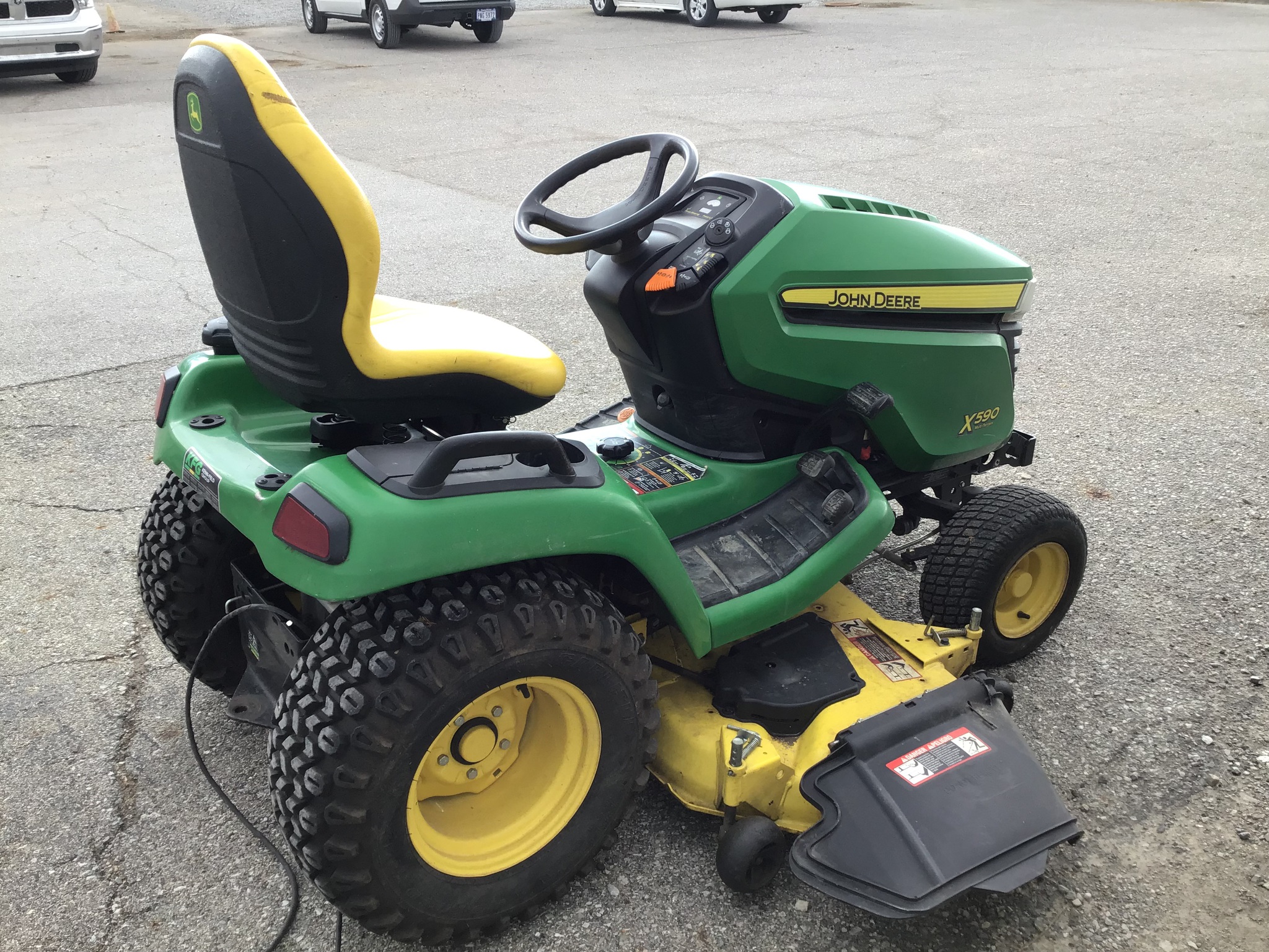 2015 John Deere X590 Image 2