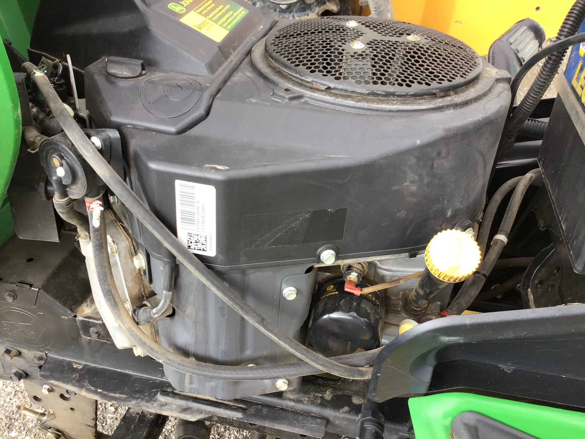 2015 John Deere X590 Image 8