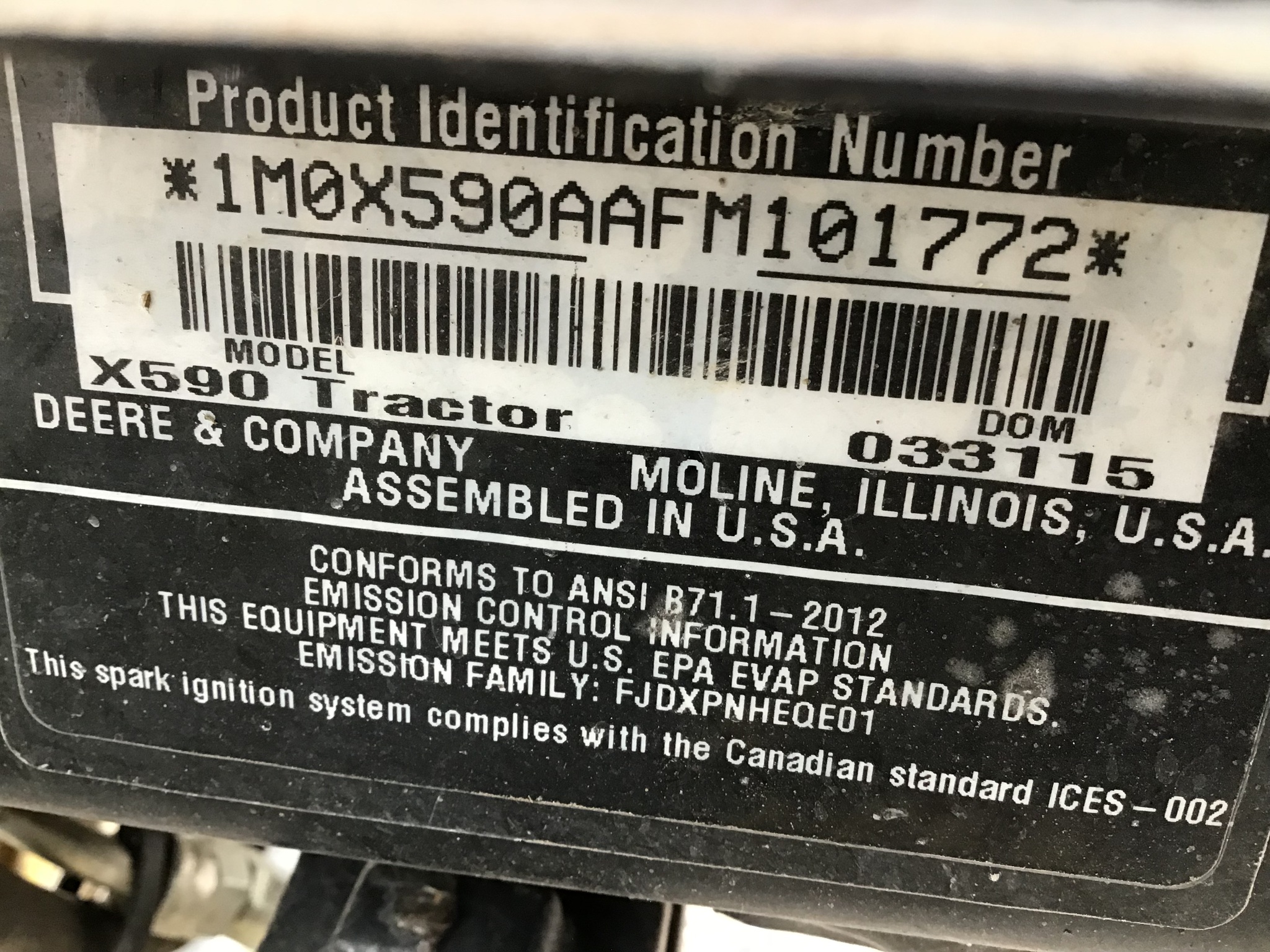 2015 John Deere X590 Image 11