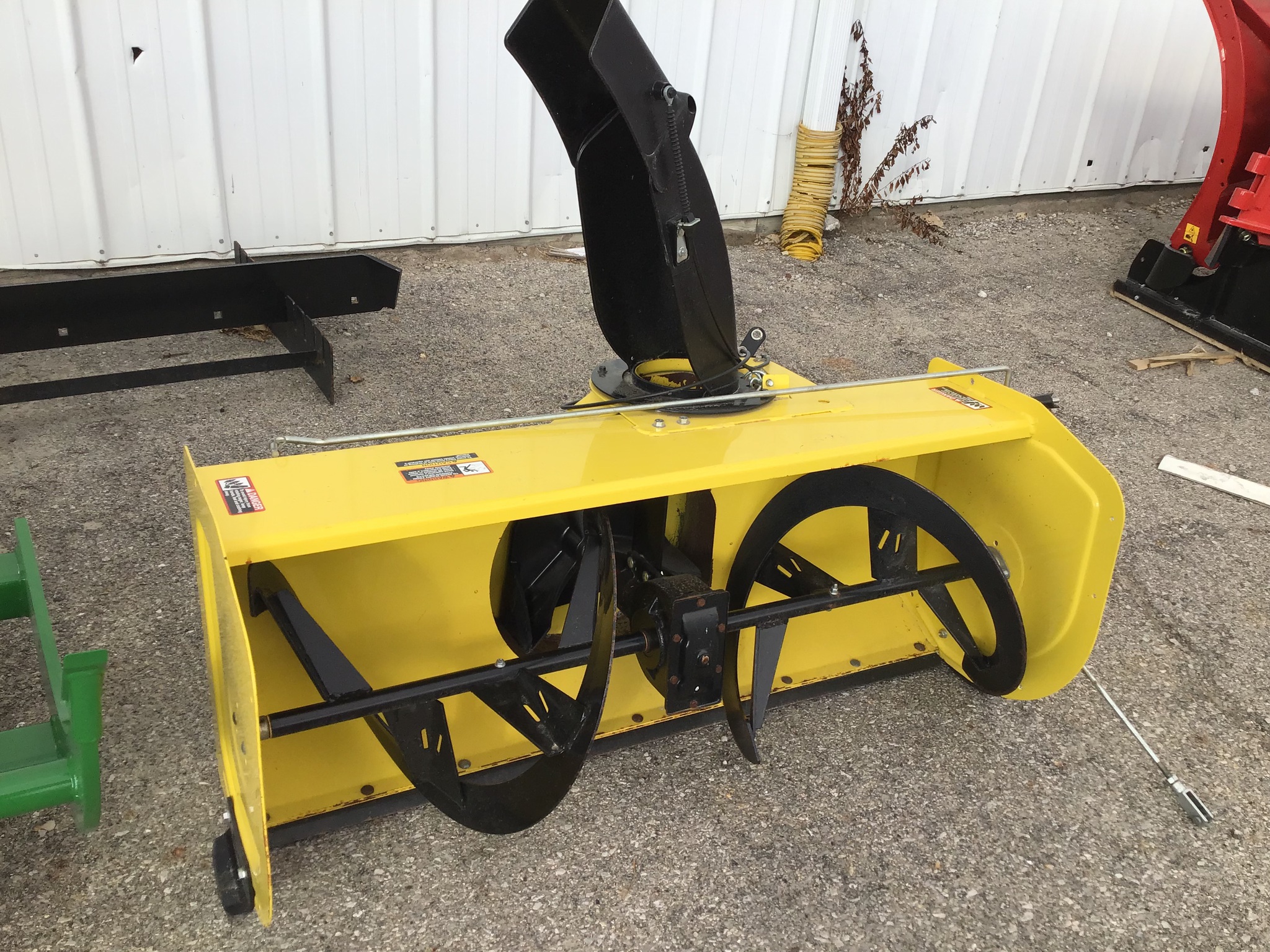 2015 John Deere X590 Image 13