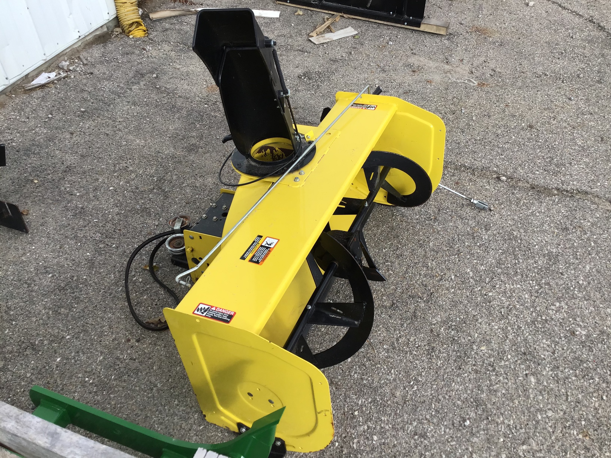 2015 John Deere X590 Image 20