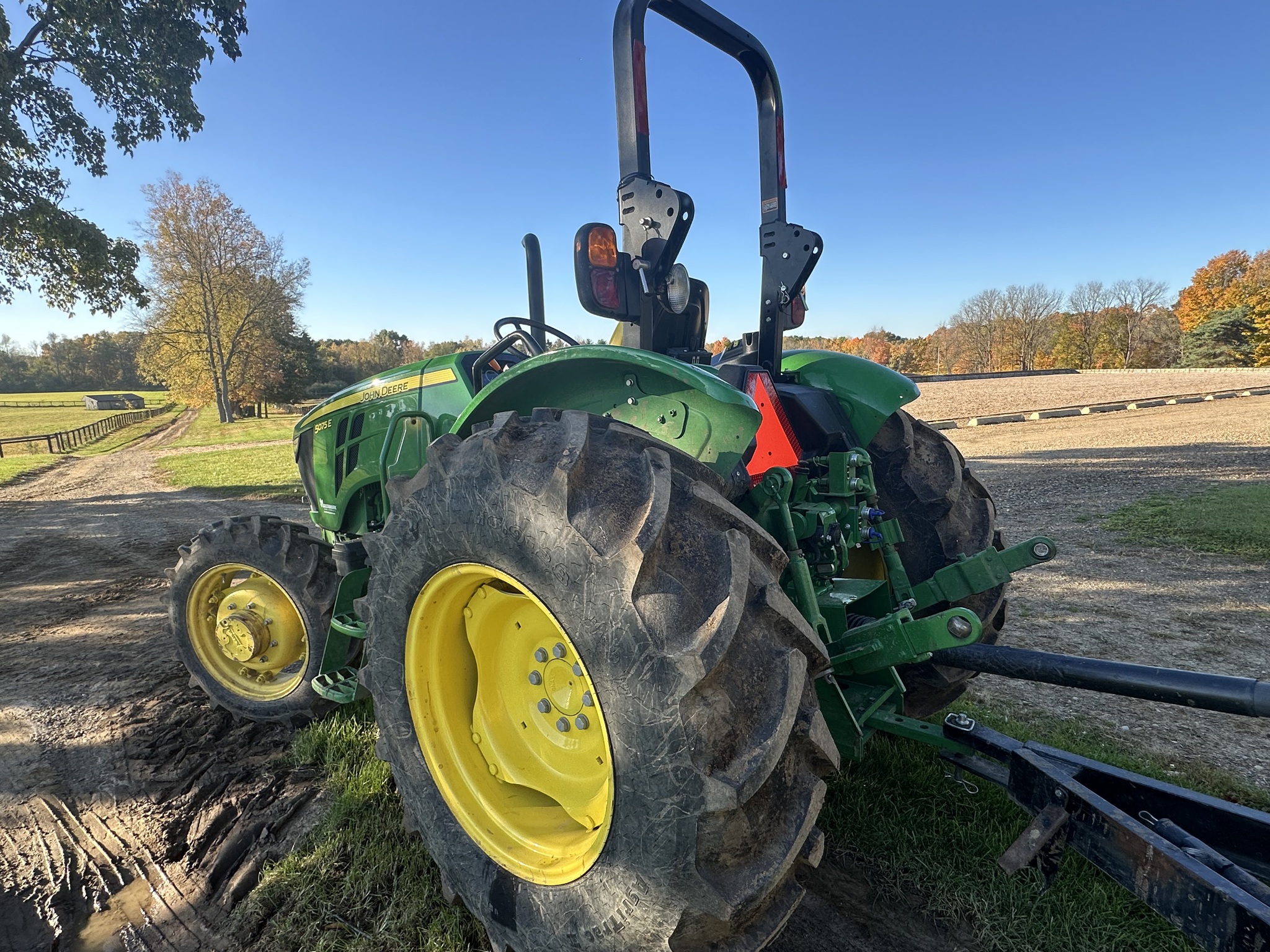 2022 John Deere 5075E Image 5