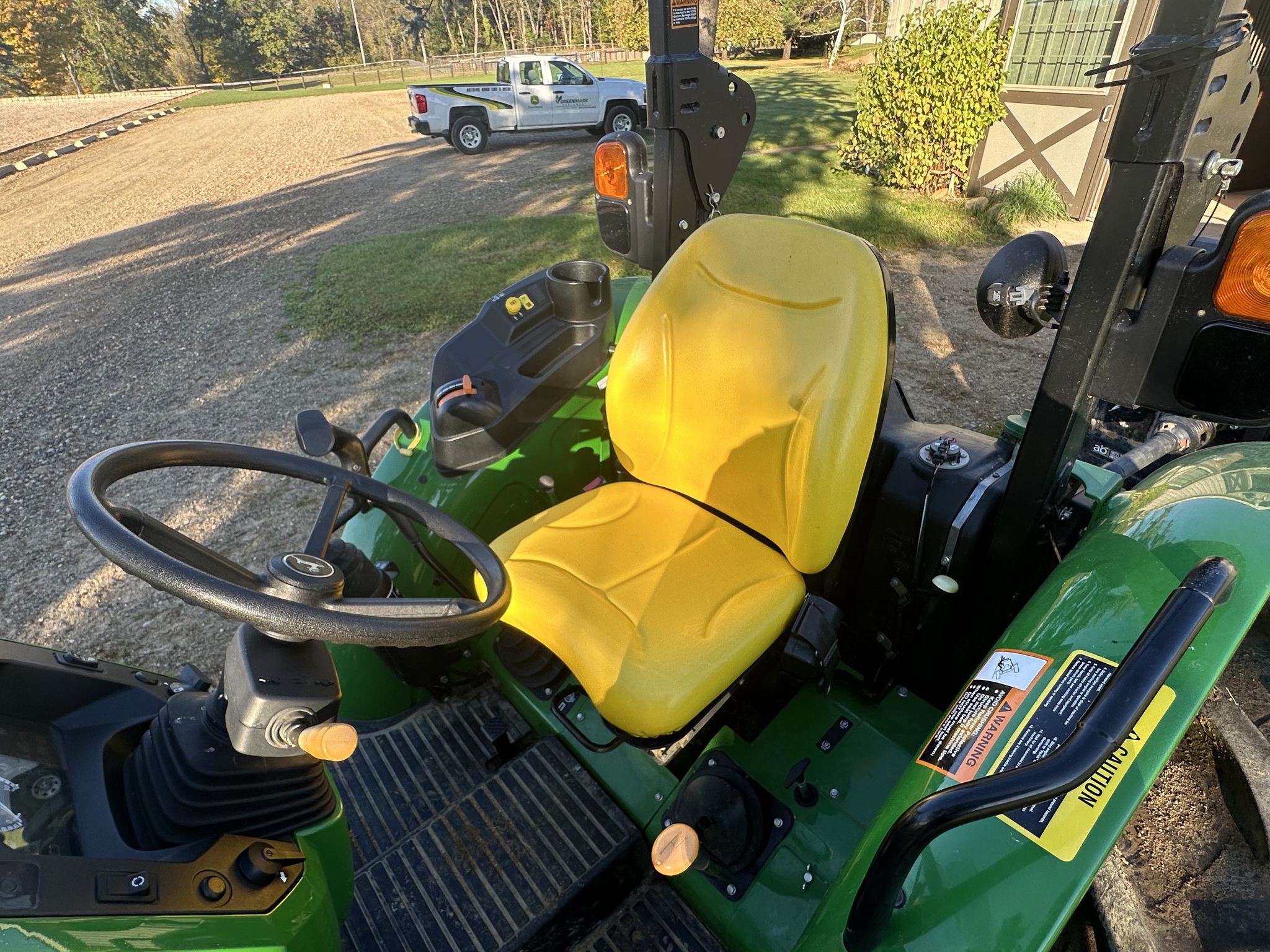 2022 John Deere 5075E Image 8