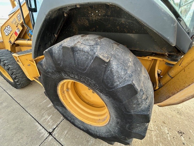 2002 John Deere 410G Image 11