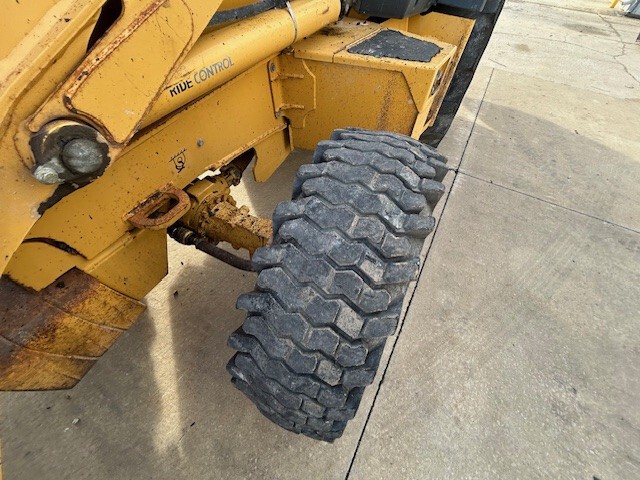 2002 John Deere 410G Image 10