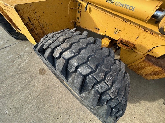 2002 John Deere 410G Image 13