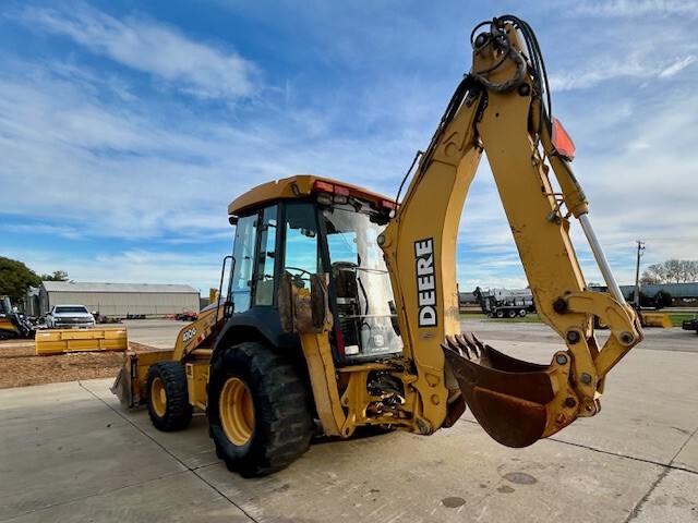 2002 John Deere 410G Image 5