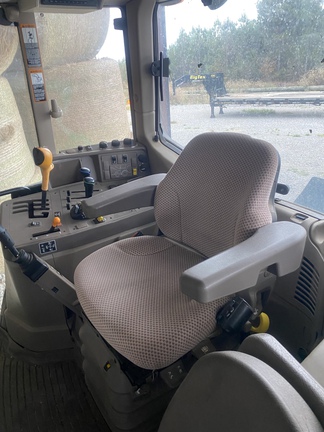 2015 John Deere 6125M Photo 16