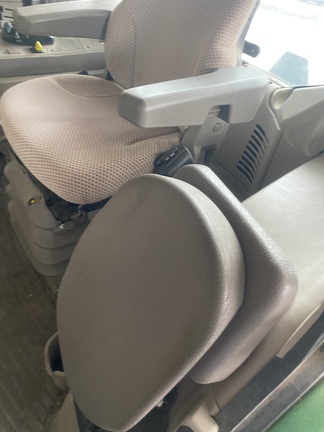 2015 John Deere 6125M Photo 12