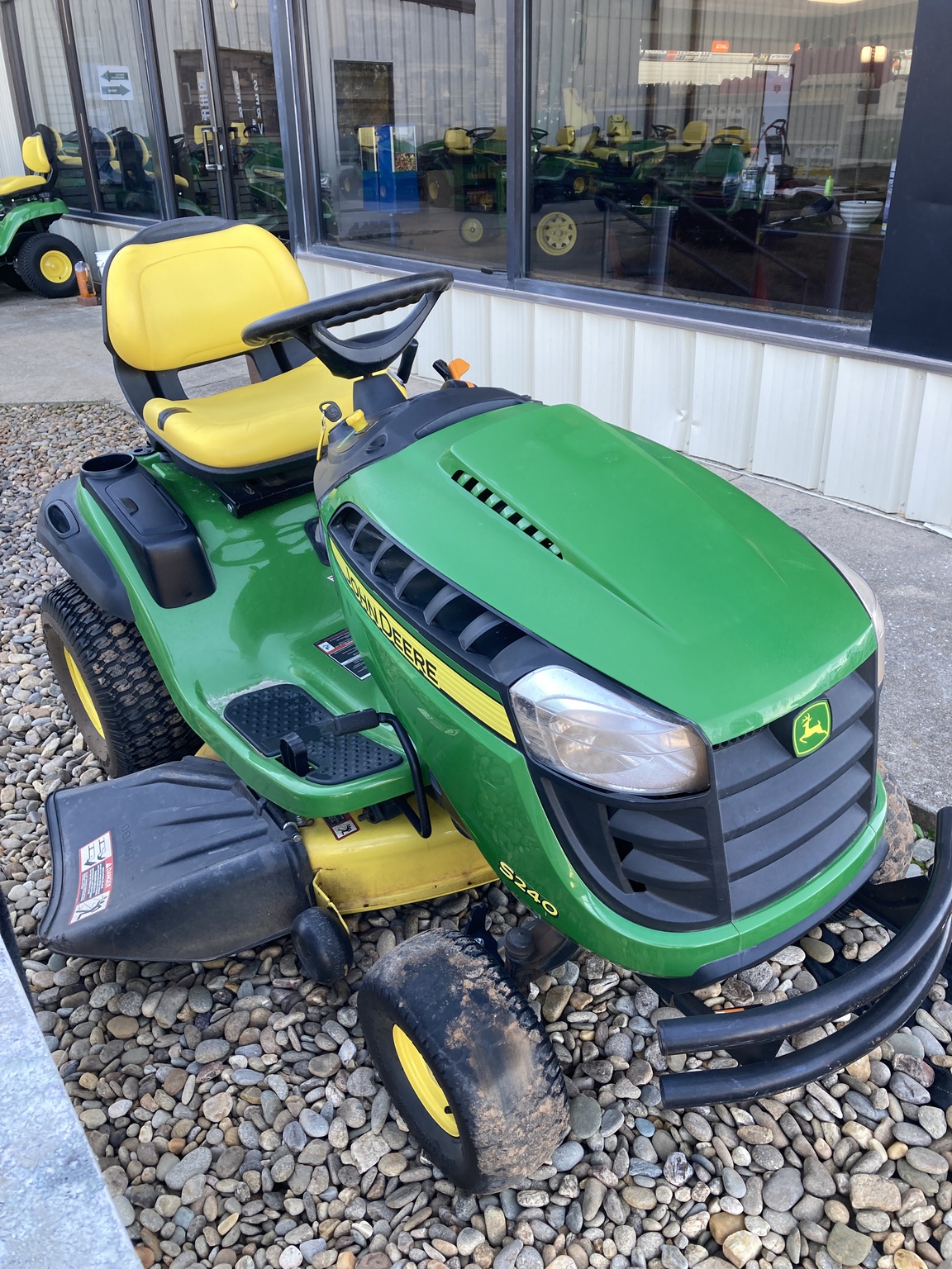 2017 John Deere S240 Image 2