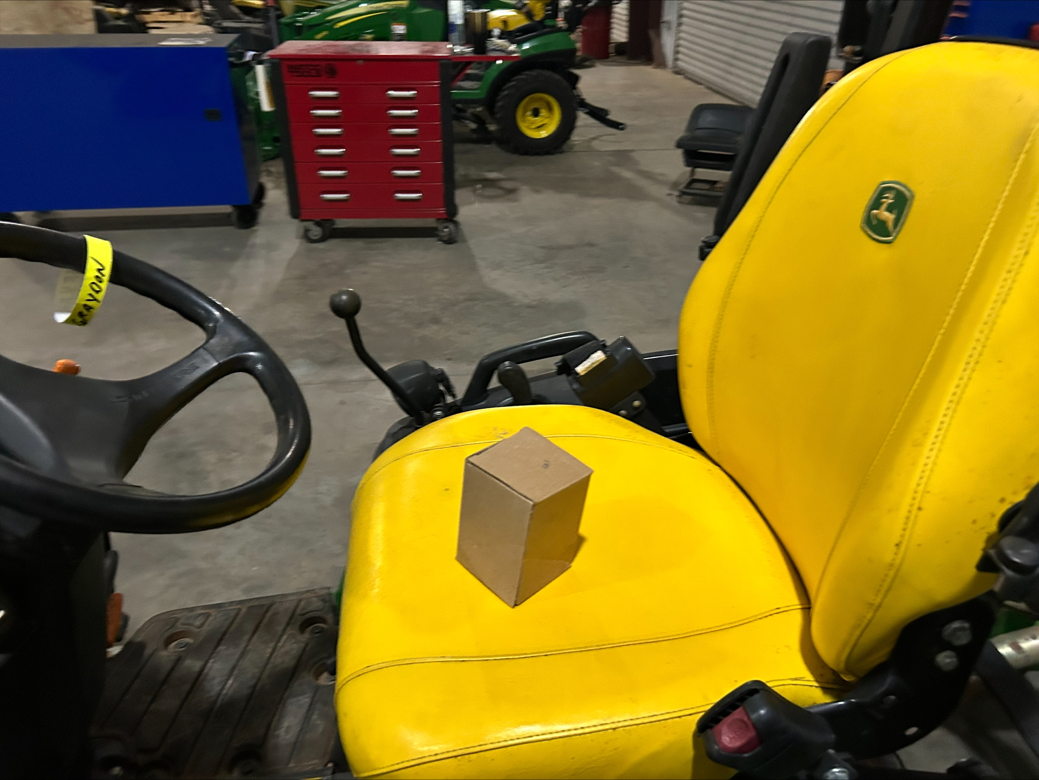 2022 John Deere 1025R Image 5