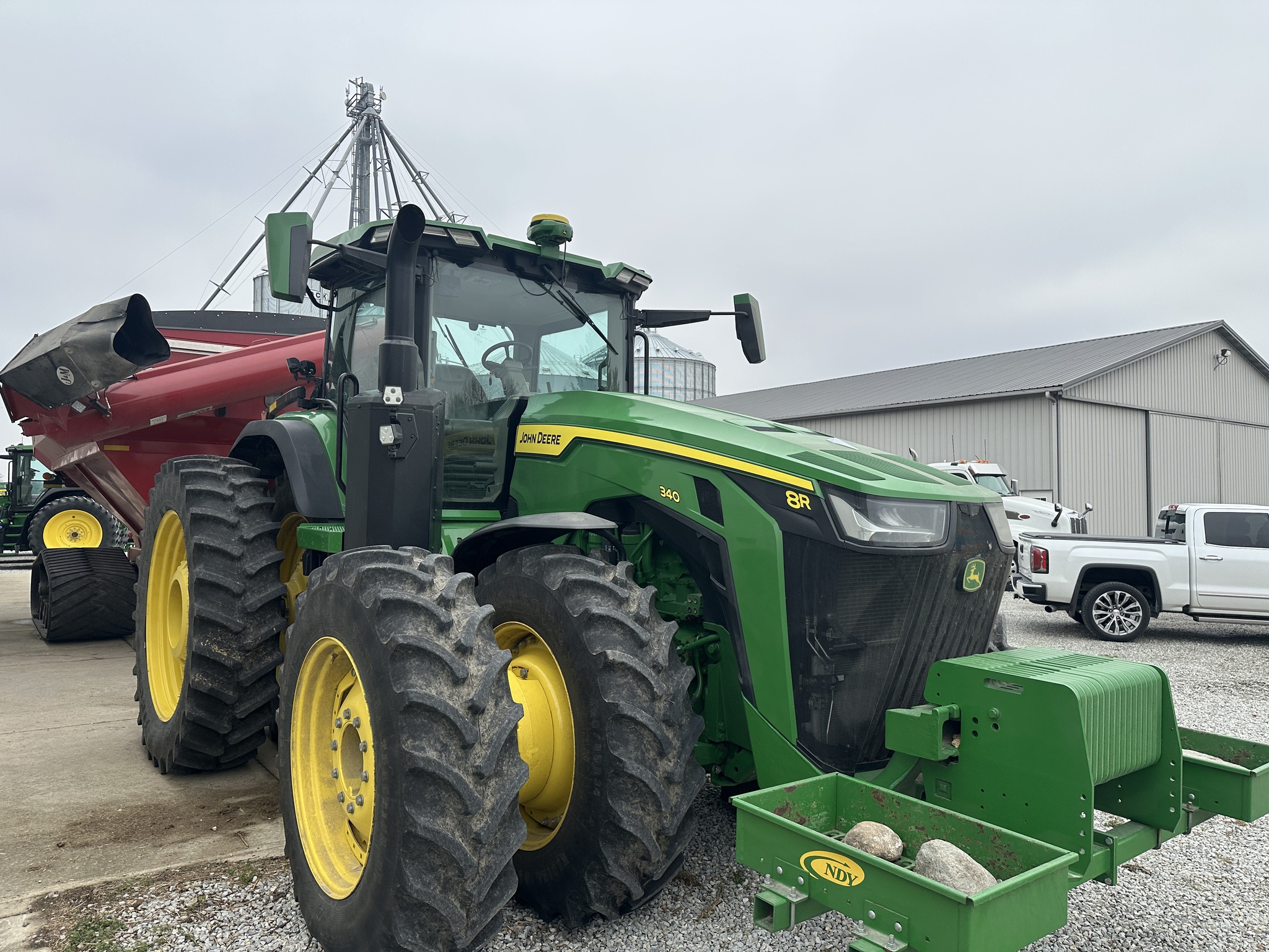 2023 John Deere 8R 340 Image 1
