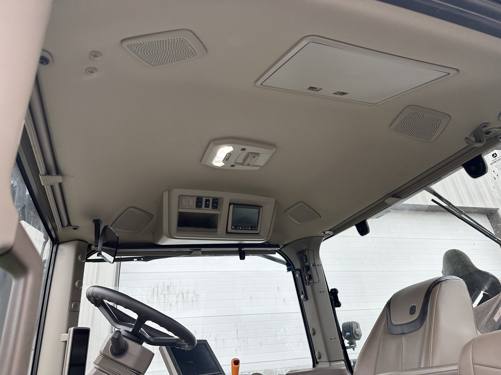 2023 John Deere 8R 340 Image 15