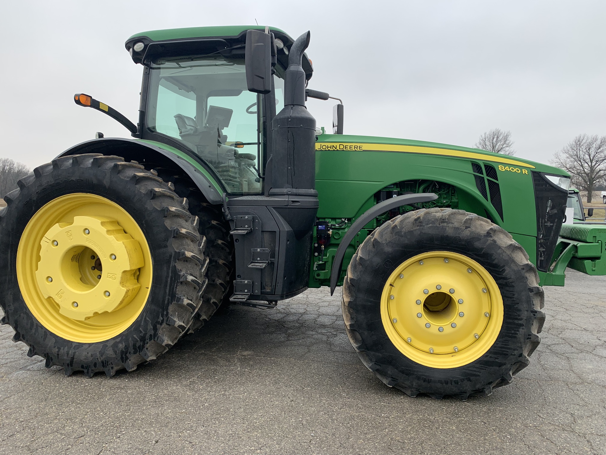  2019 John Deere 8400R at Heritage Tractor in Baldwin City, KS