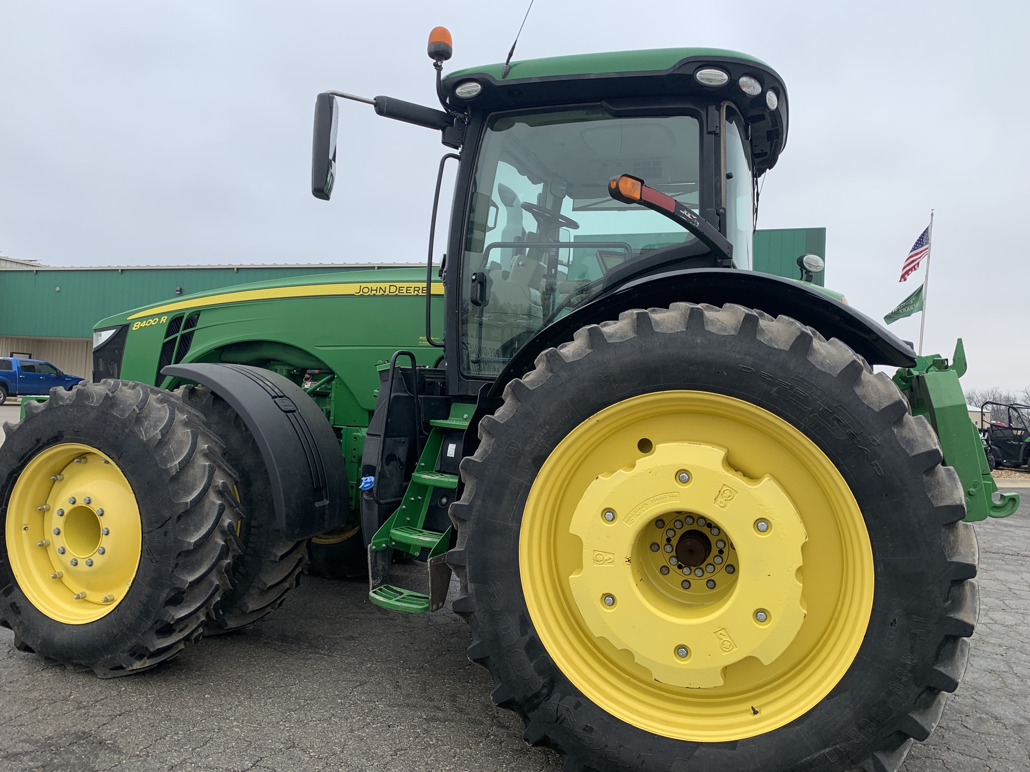  2019 John Deere 8400R at Heritage Tractor in Baldwin City, KS