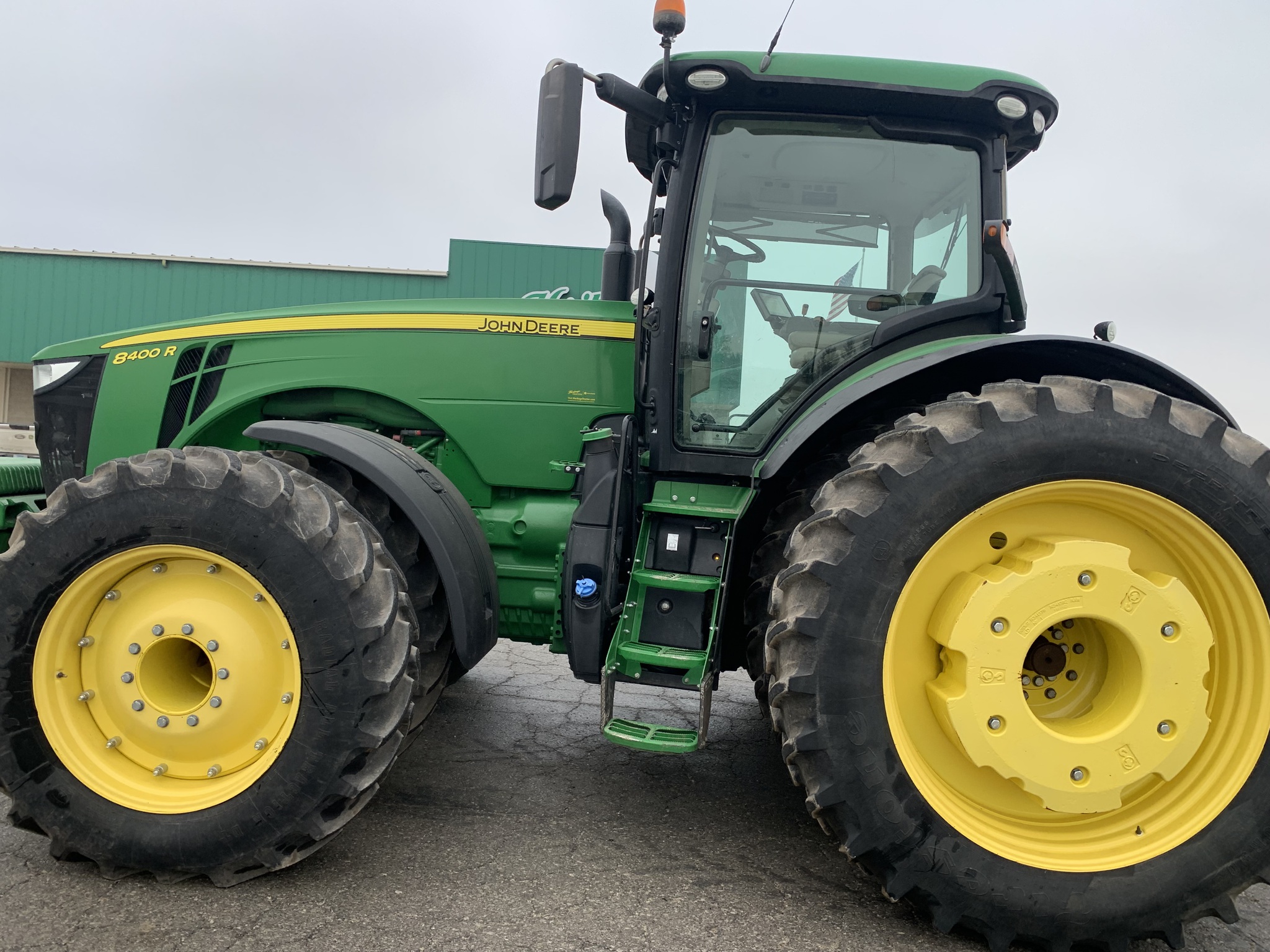  2019 John Deere 8400R at Heritage Tractor in Baldwin City, KS