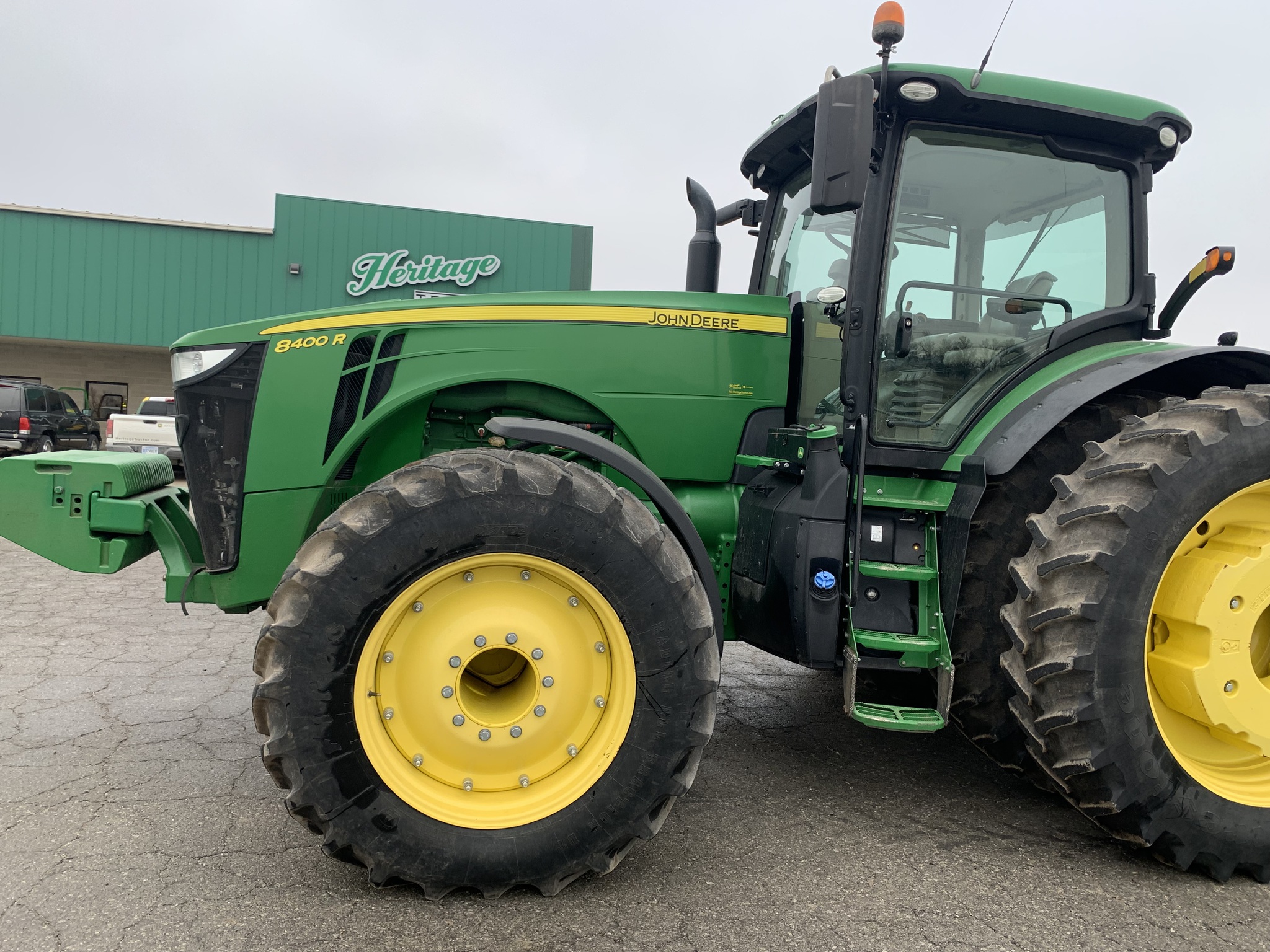  2019 John Deere 8400R at Heritage Tractor in Baldwin City, KS