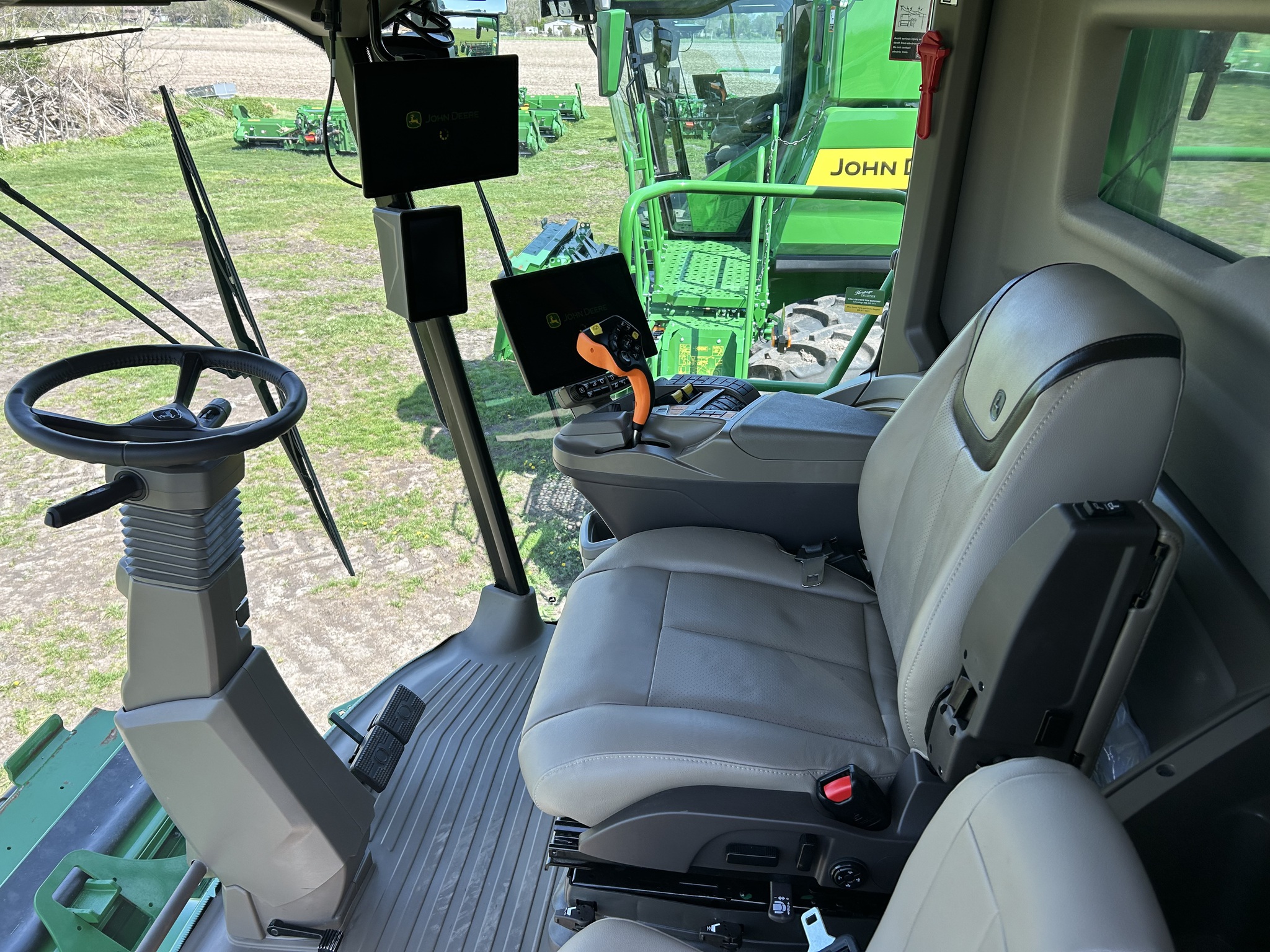  2025 John Deere S7 800 at Heritage Tractor in Brimfield, IL