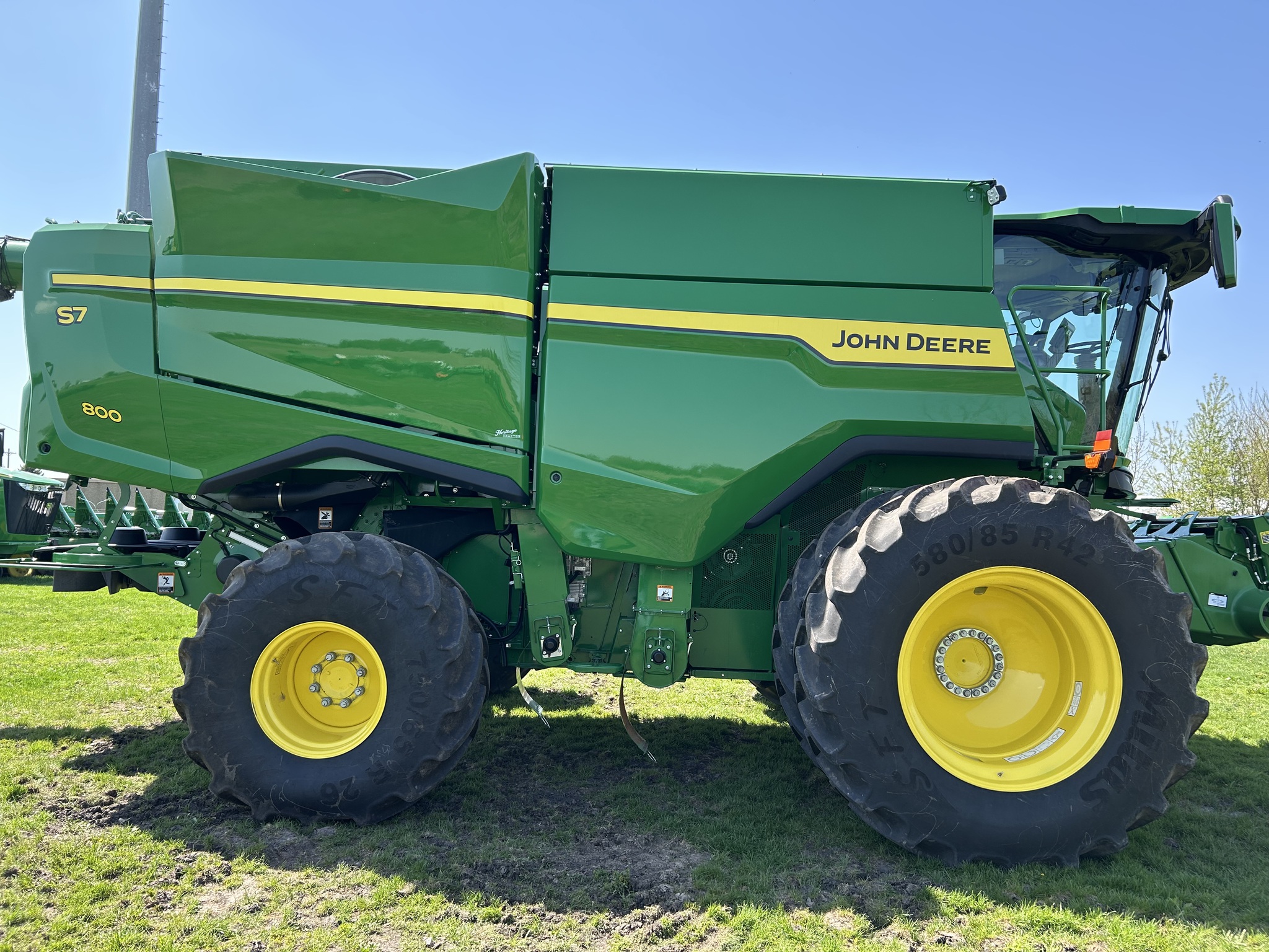  2025 John Deere S7 800 at Heritage Tractor in Brimfield, IL