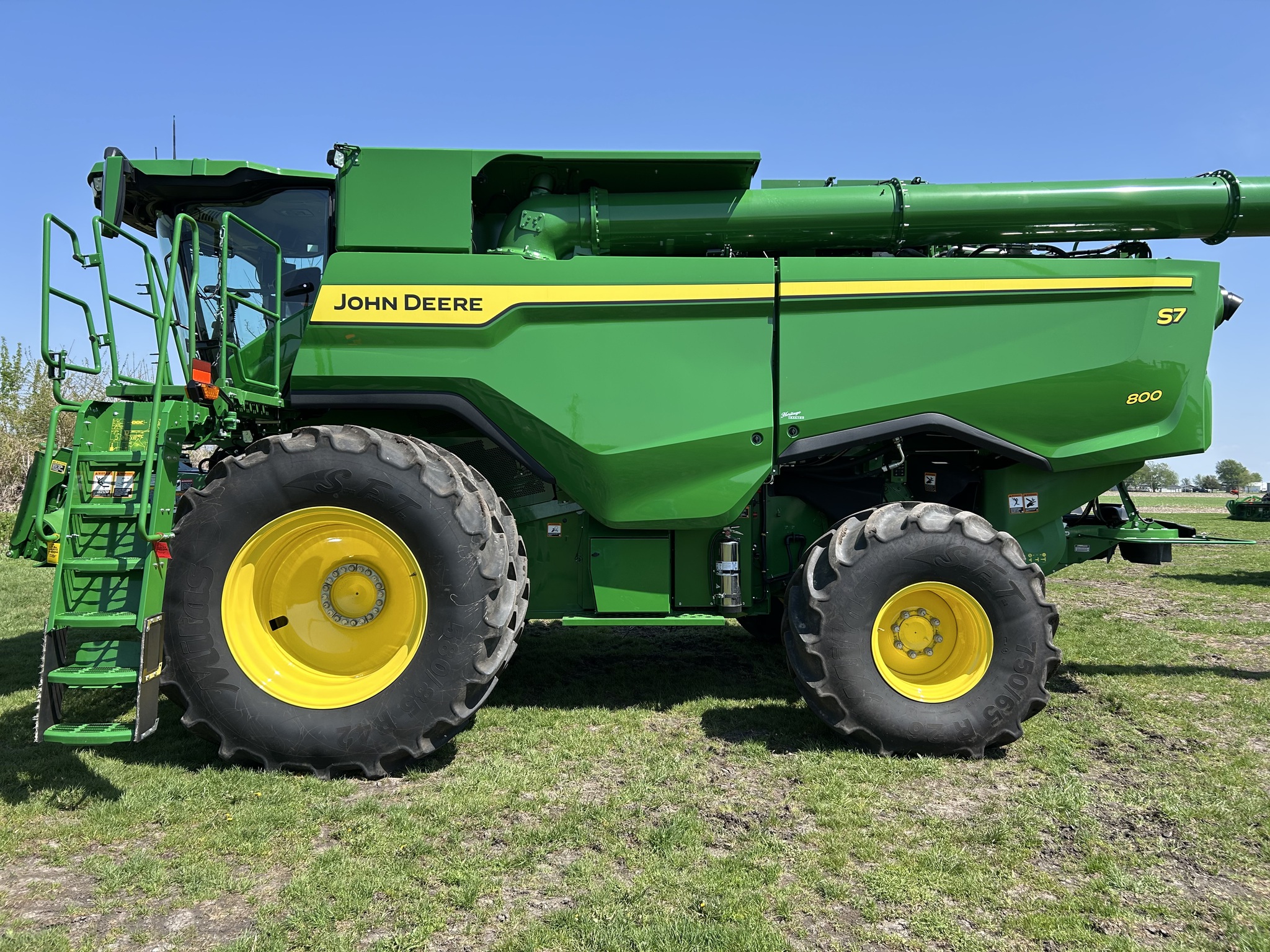  2025 John Deere S7 800 at Heritage Tractor in Brimfield, IL