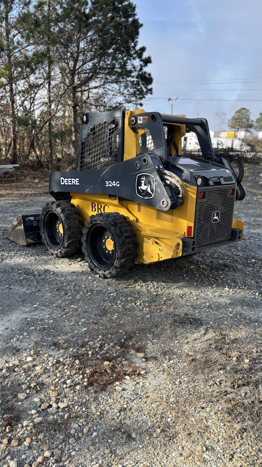 2019 John Deere 324G Image 3