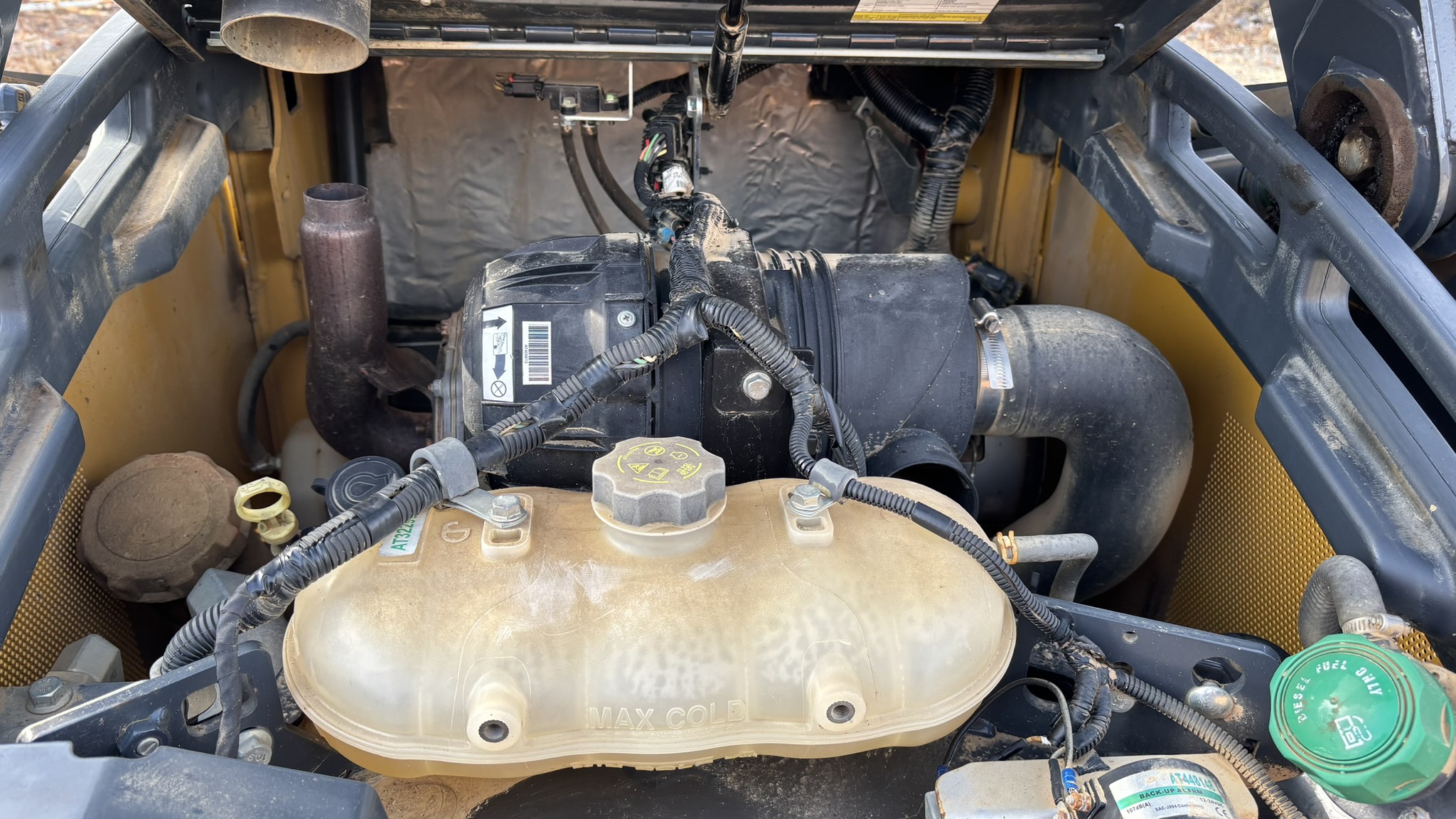 2019 John Deere 324G Image 8