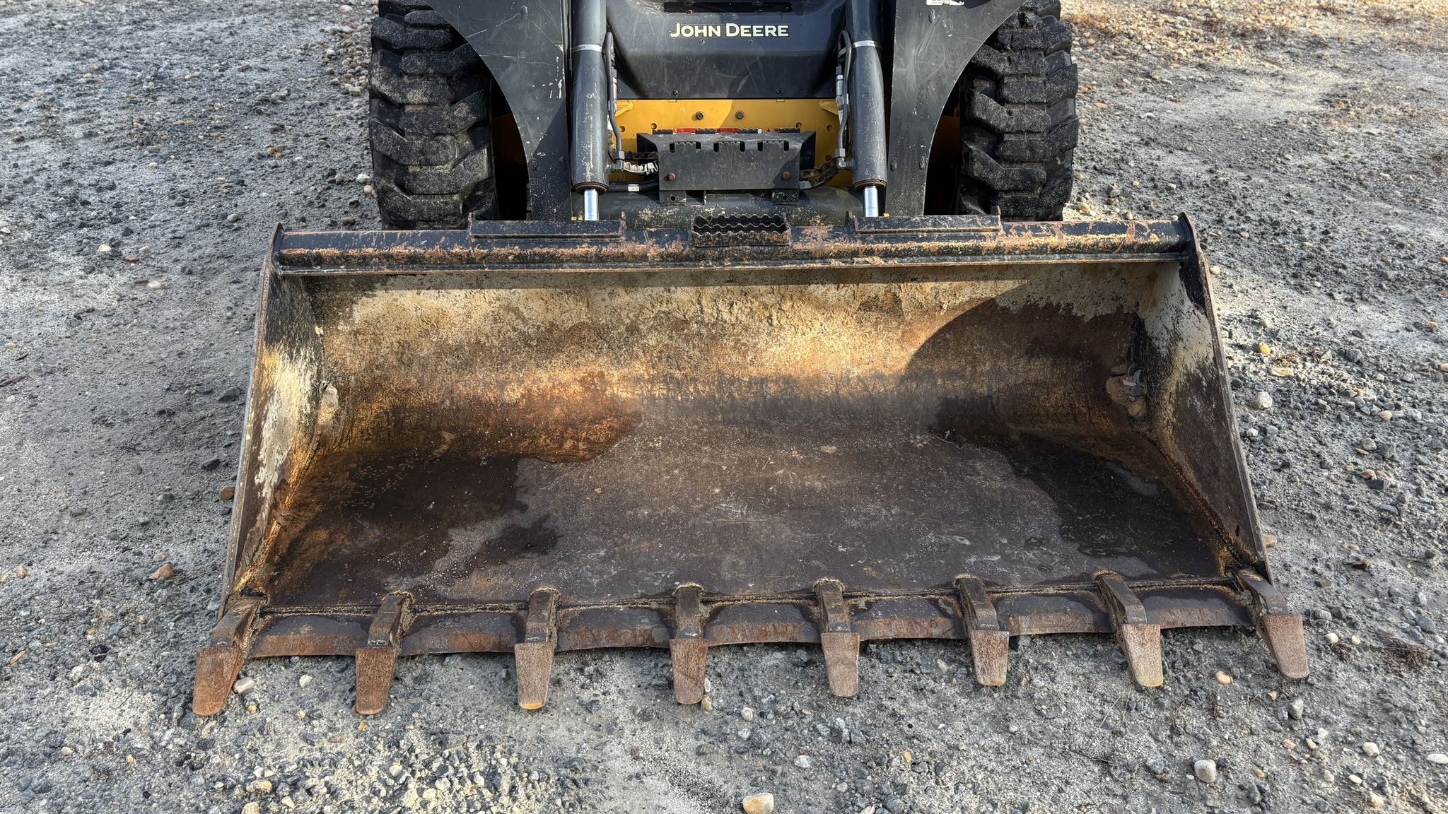 2019 John Deere 324G Image 9