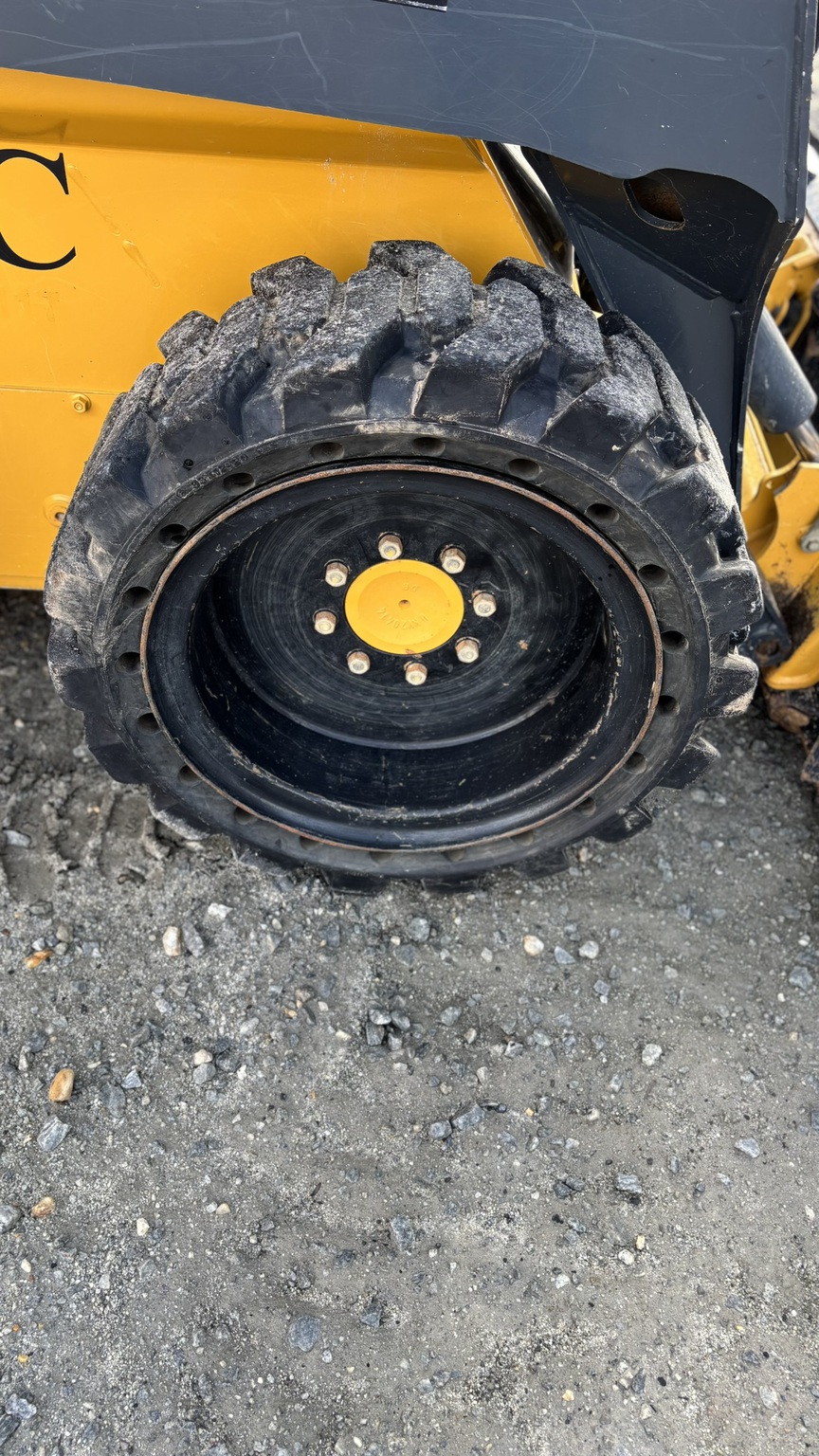 2019 John Deere 324G Image 10