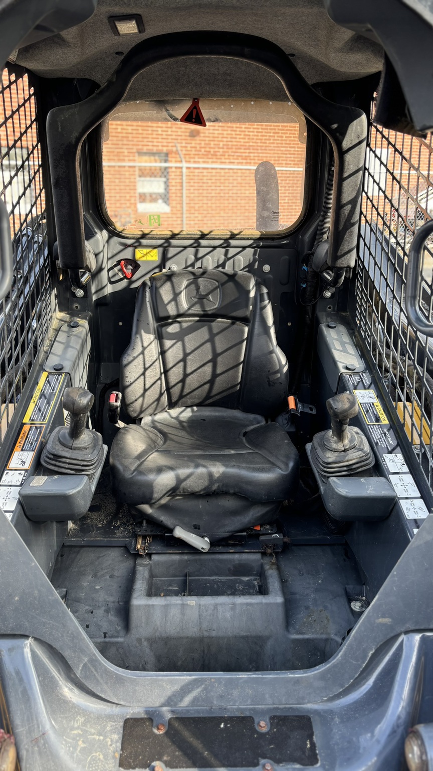 2019 John Deere 324G Image 12