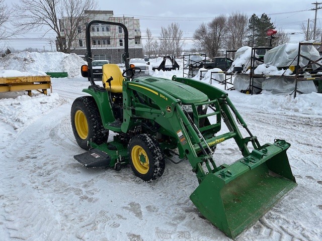 2022 John Deere 3039R Image 7